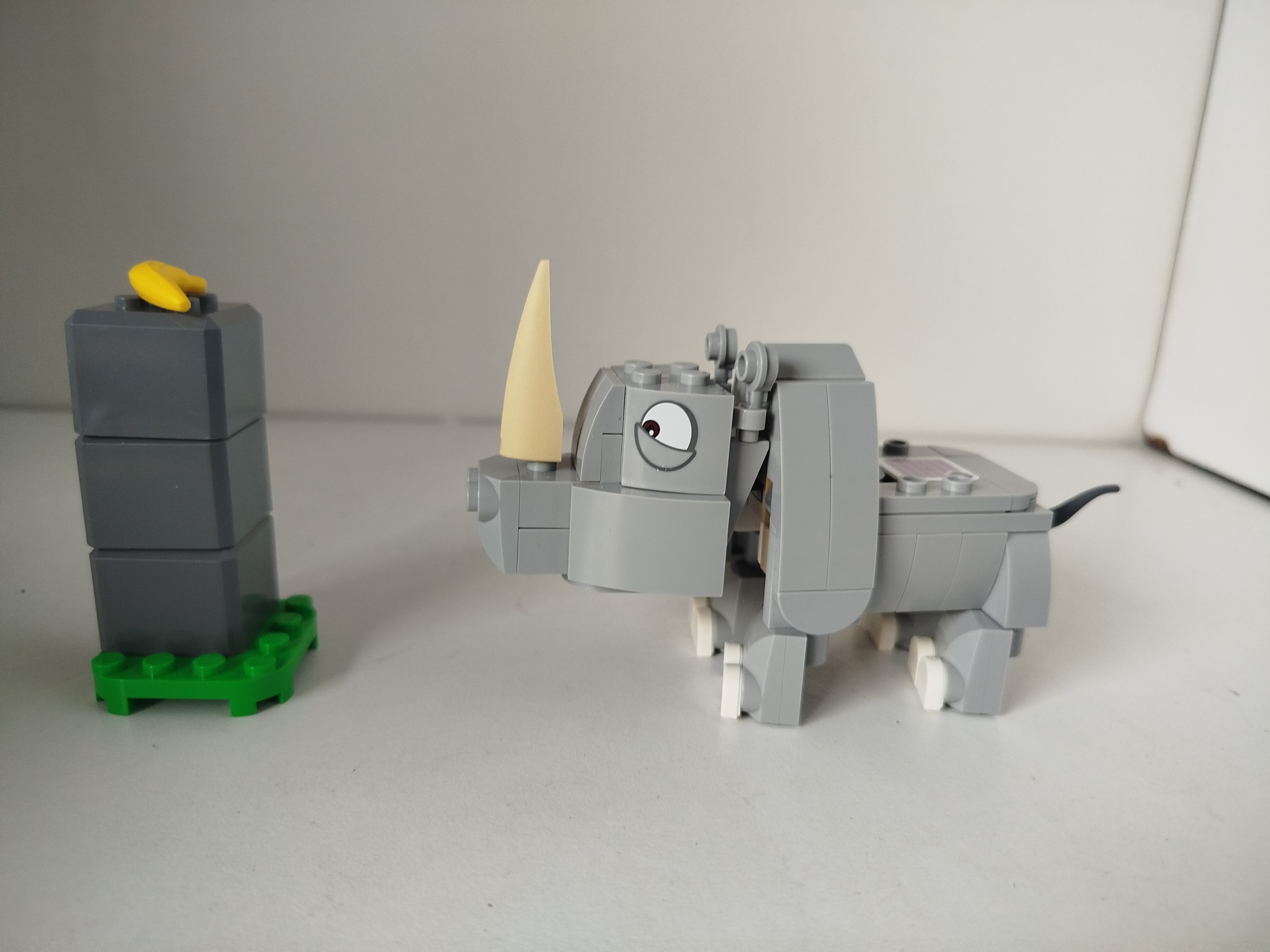 Lego 71420 - Super Mario Set de Expansión : Rambi, el rinoceronte - Ya Armado.