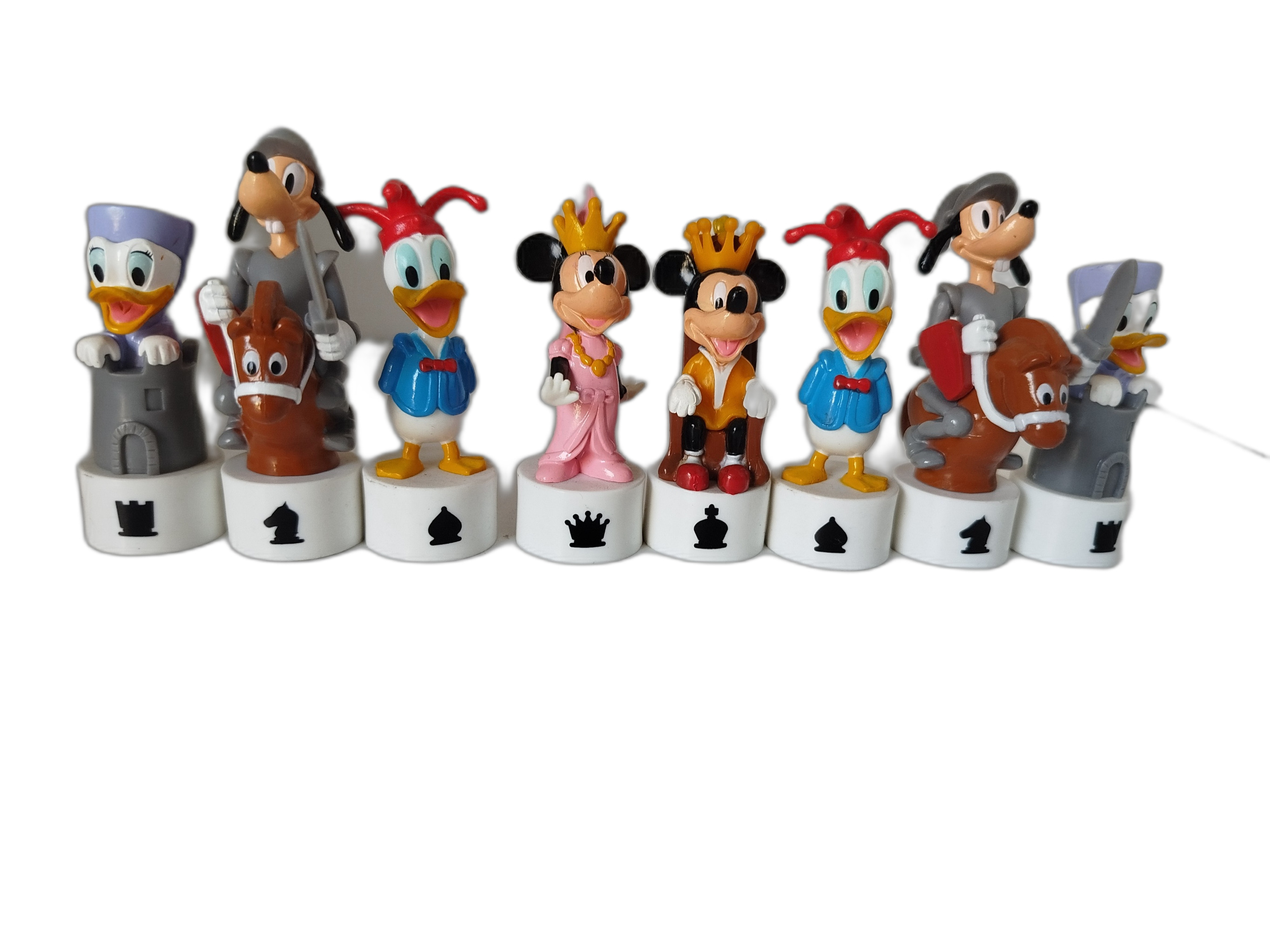 Lote de fichas de ajedrez de Disney - Falta una sola ficha (peon negro - Pluto) -  tiene una ficha adicional (rey negro)
