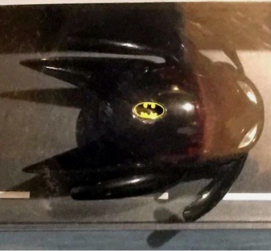Batman Automobilia - BATMAN  Y ROBIN 1 - Escala 1:43 fabricado en metal fundido, incluye revista con historia del modelo