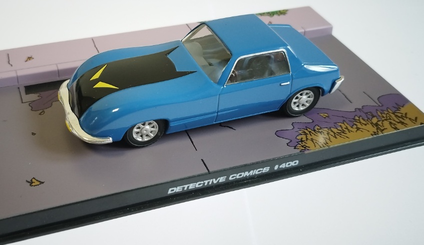 Batman Automobilia - DETECTIVE COMICS 400 - Escala 1:43 fabricado en metal fundido, incluye revista con historia del modelo