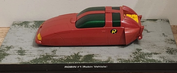 Batman Automobilia - ROBIN 1 - Escala 1:43 fabricado en metal fundido, incluye revista con historia del modelo