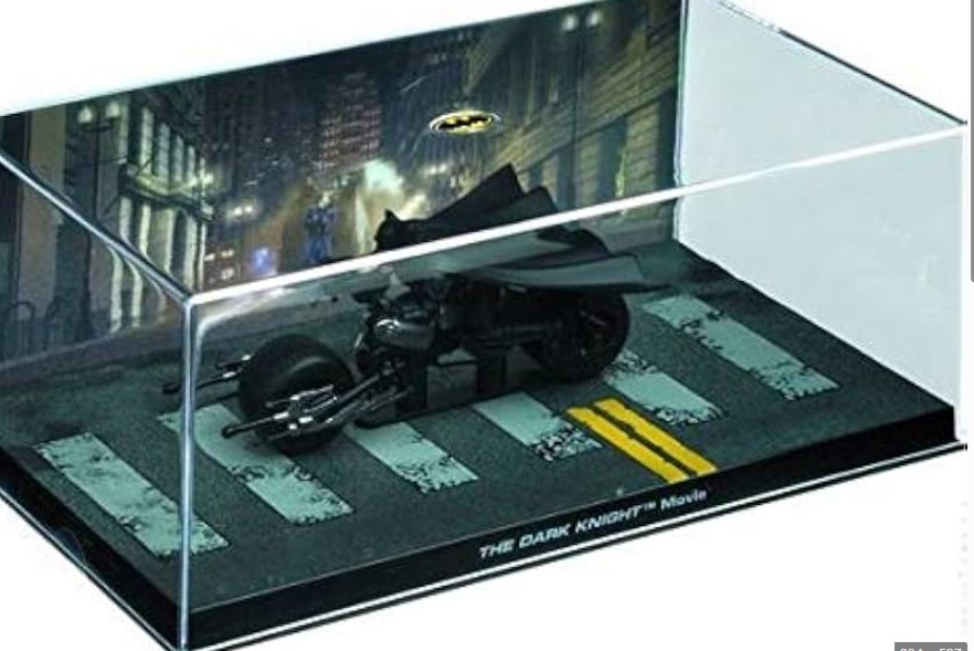 Batman Automobilia - THE DARK KNIGHT MOVIE - Escala 1:43 fabricado en metal fundido, incluye revista con historia del modelo