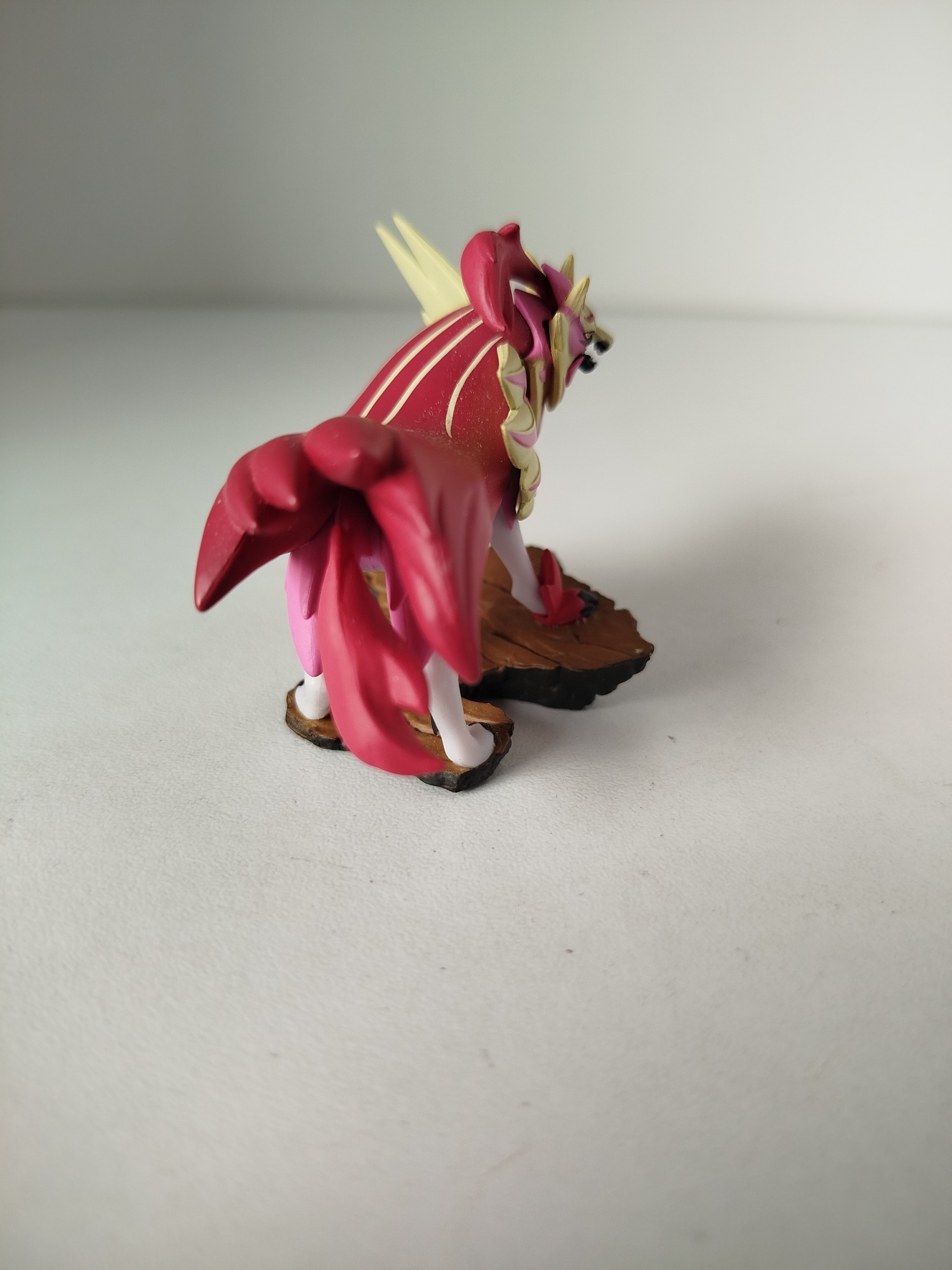 Zamazenta en su forma Shiny (variocolor)