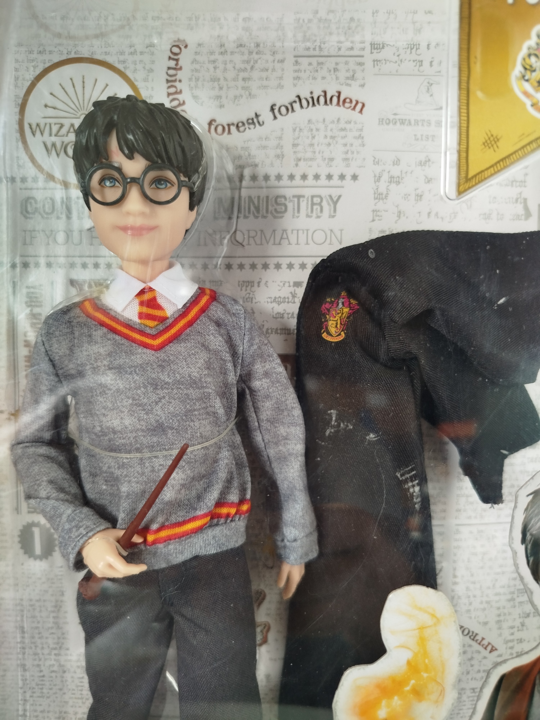 Harry Potter - Con uniforme de Hogwarts