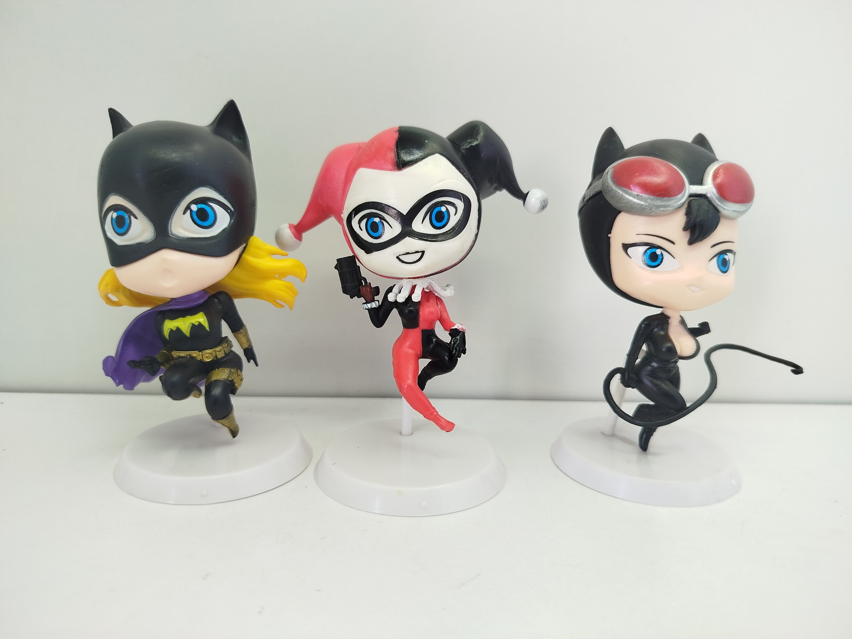 Bat Girl, Harley Quinn  y  CatWoman