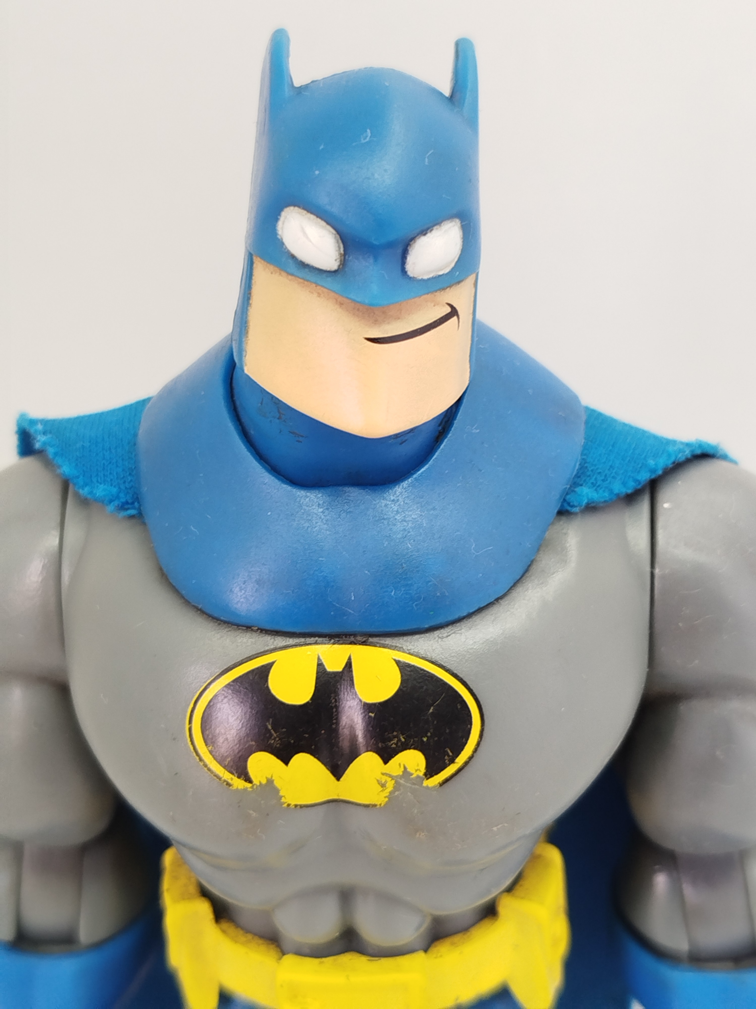 Batman Slam (Gris y Azul) de la línea de acción DC Super Friends