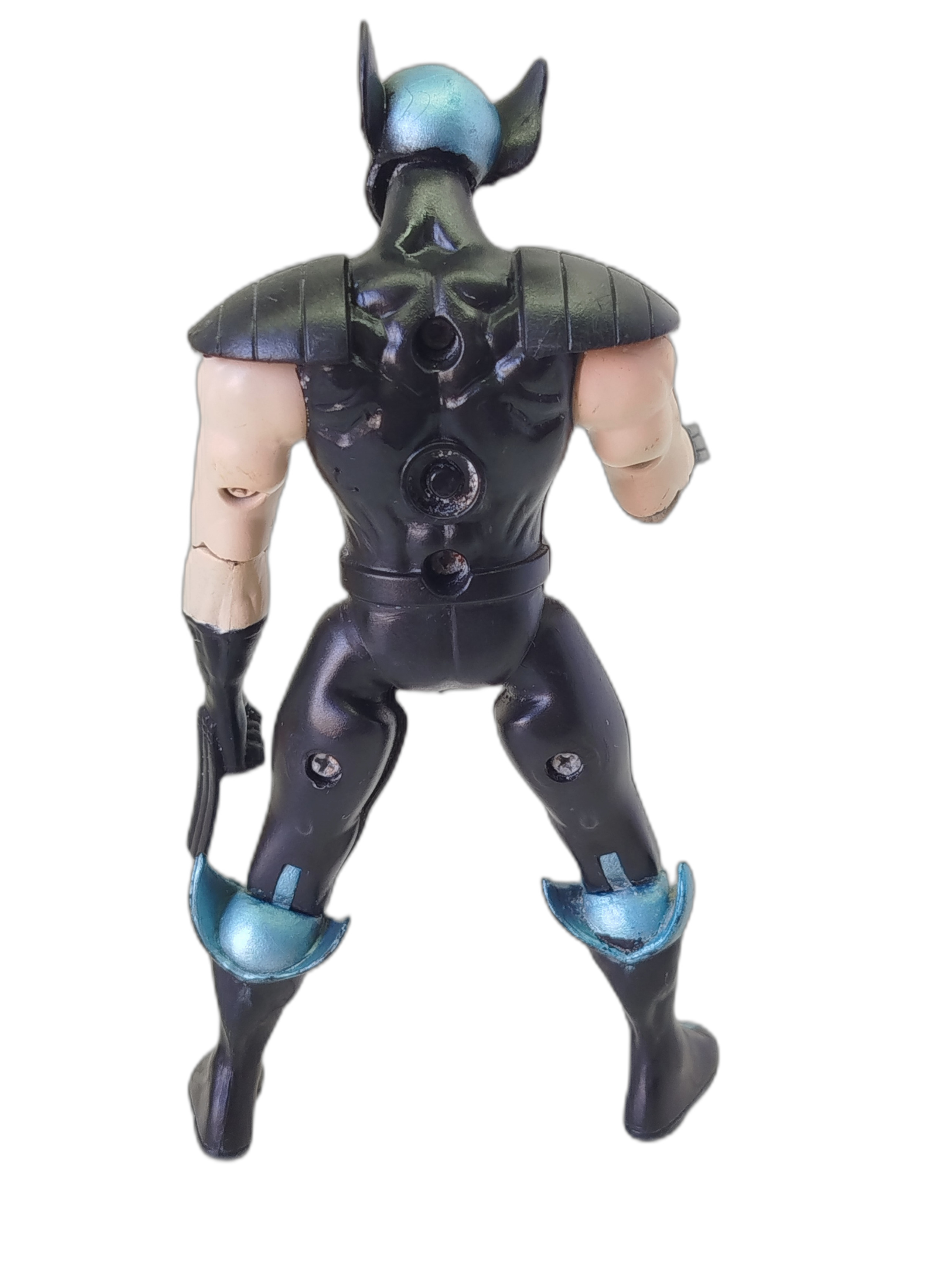  Wolverine (Lobezno/Guepardo) con un traje de diseño propio en colores azul metálico y negro, basada vagamente en los trajes tácticos de los X-Men o X-Force