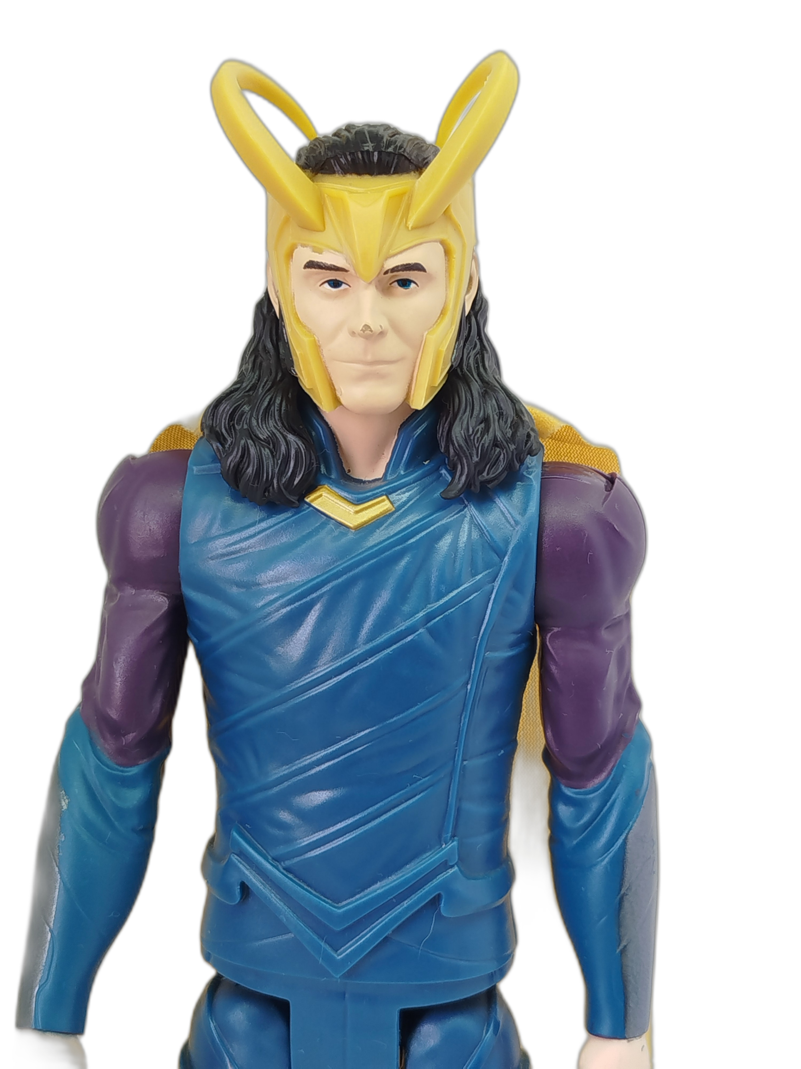 Loki (Thor: Ragnarok / Avengers) de la línea Titan Hero Series