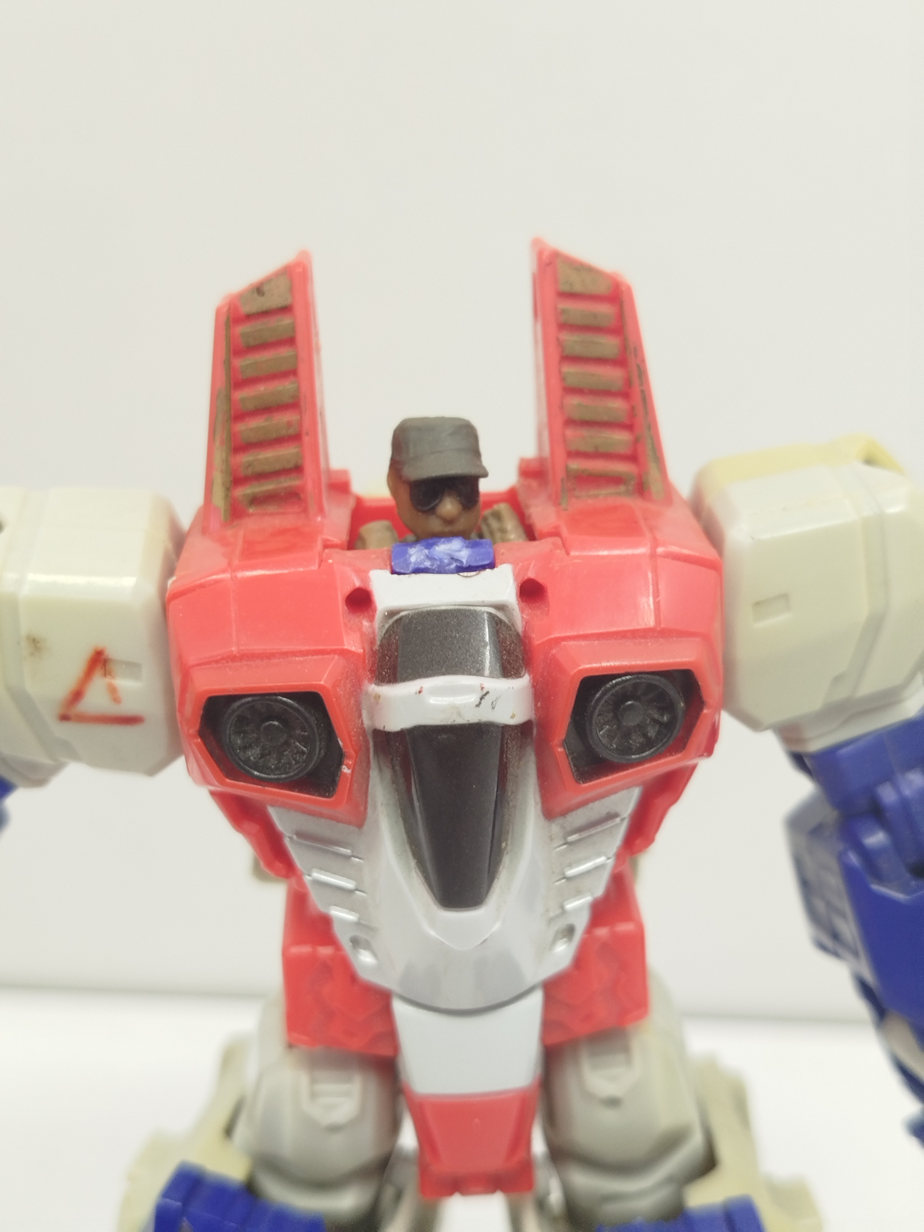Starscream Voyager Class (De la colección Transformers Generations: Power of the Primes