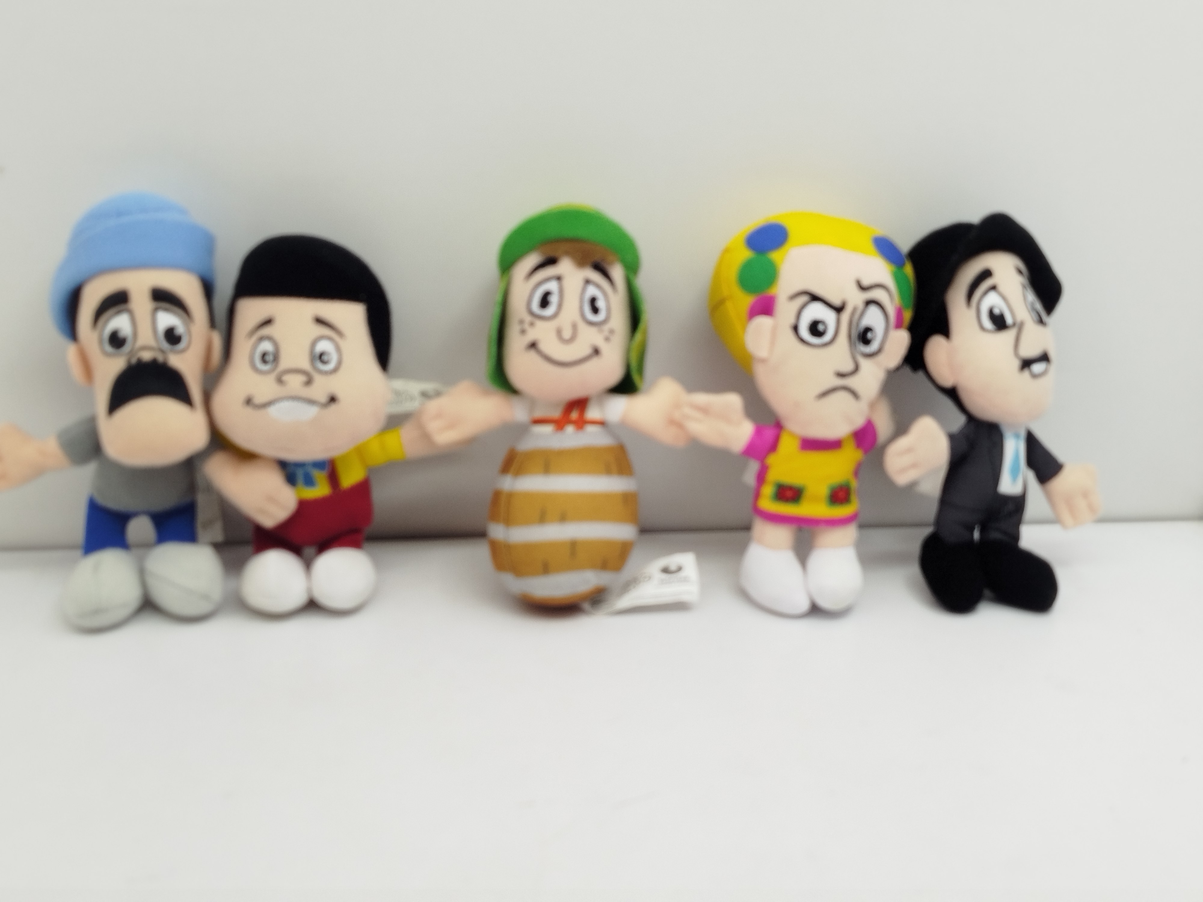 Muñecos de felpa de la serie animada El Chavo del 8