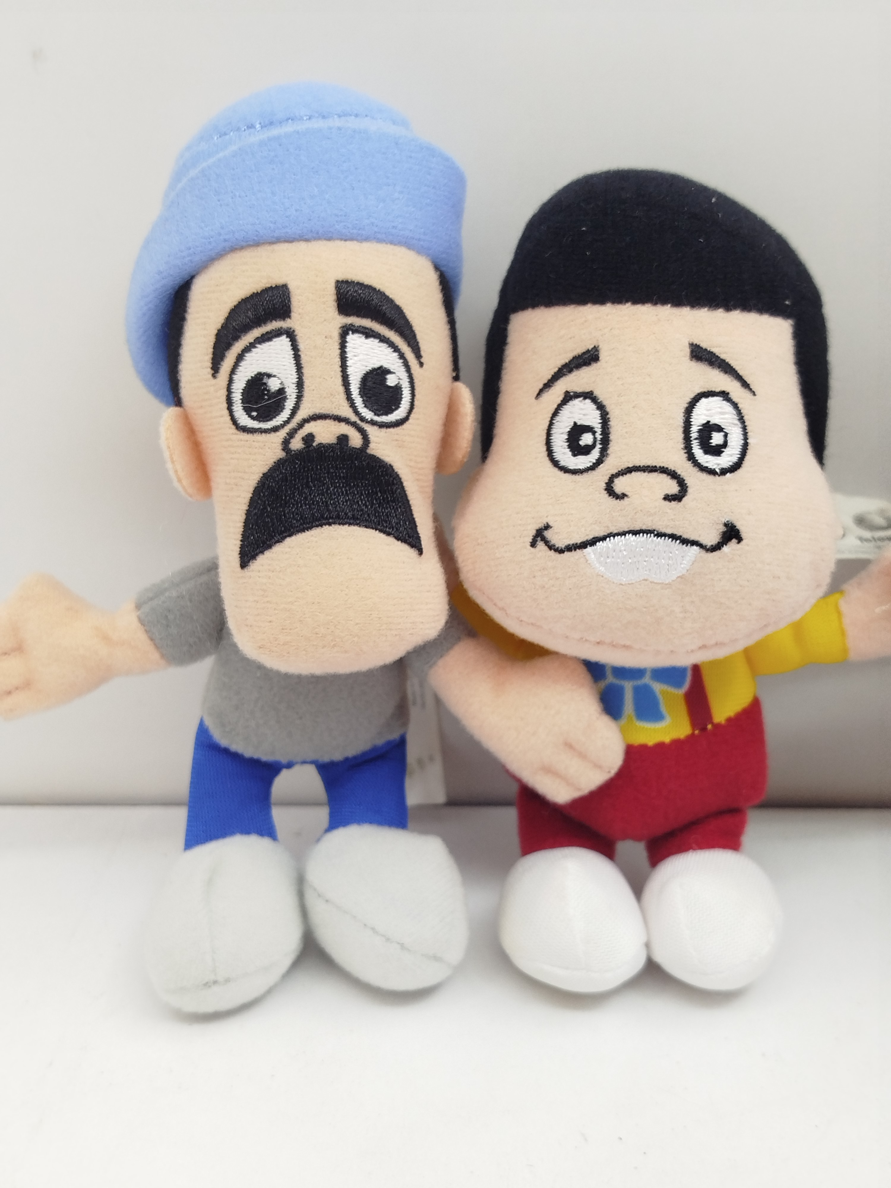 Muñecos de felpa de la serie animada El Chavo del 8