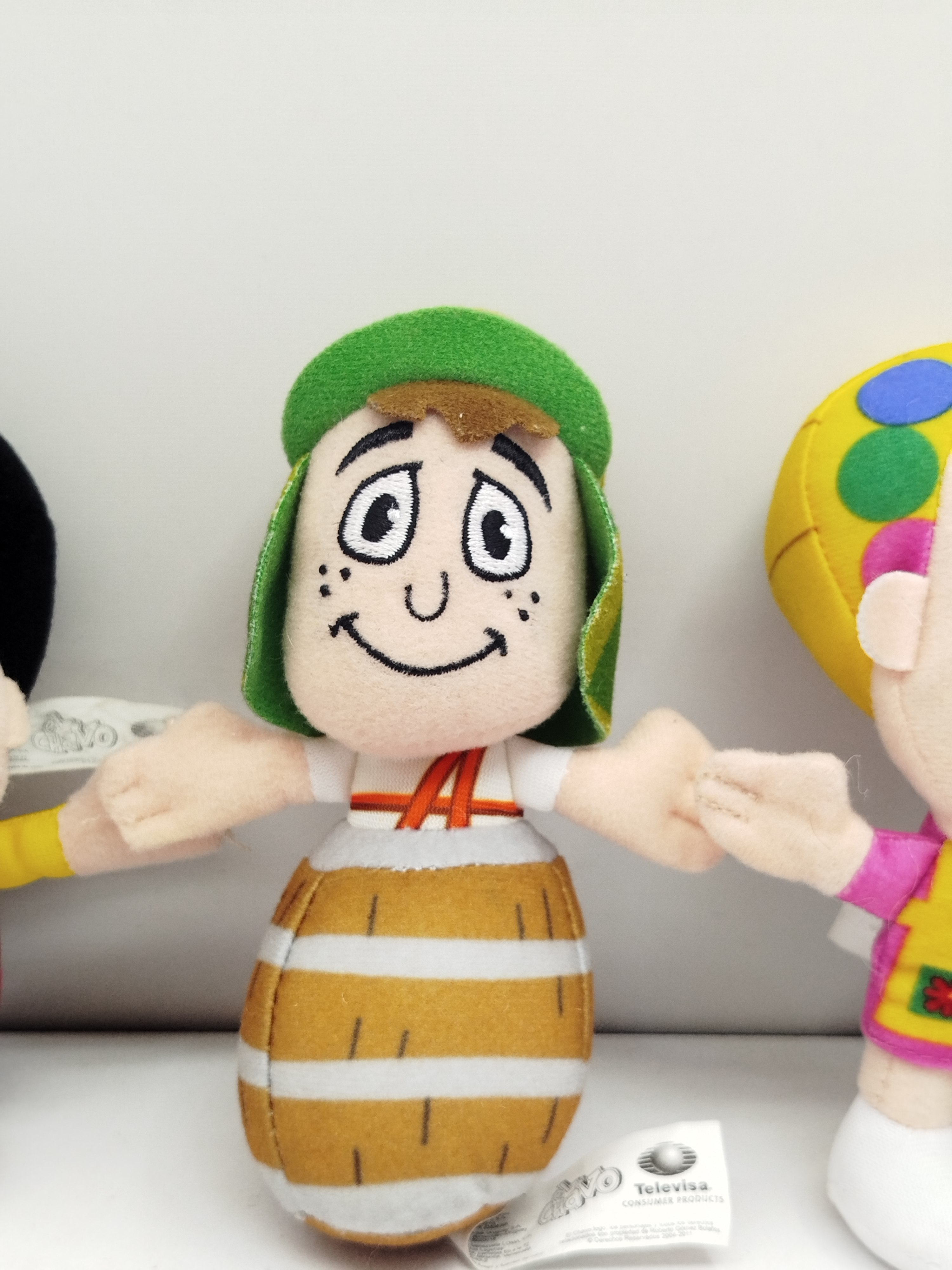 Muñecos de felpa de la serie animada El Chavo del 8