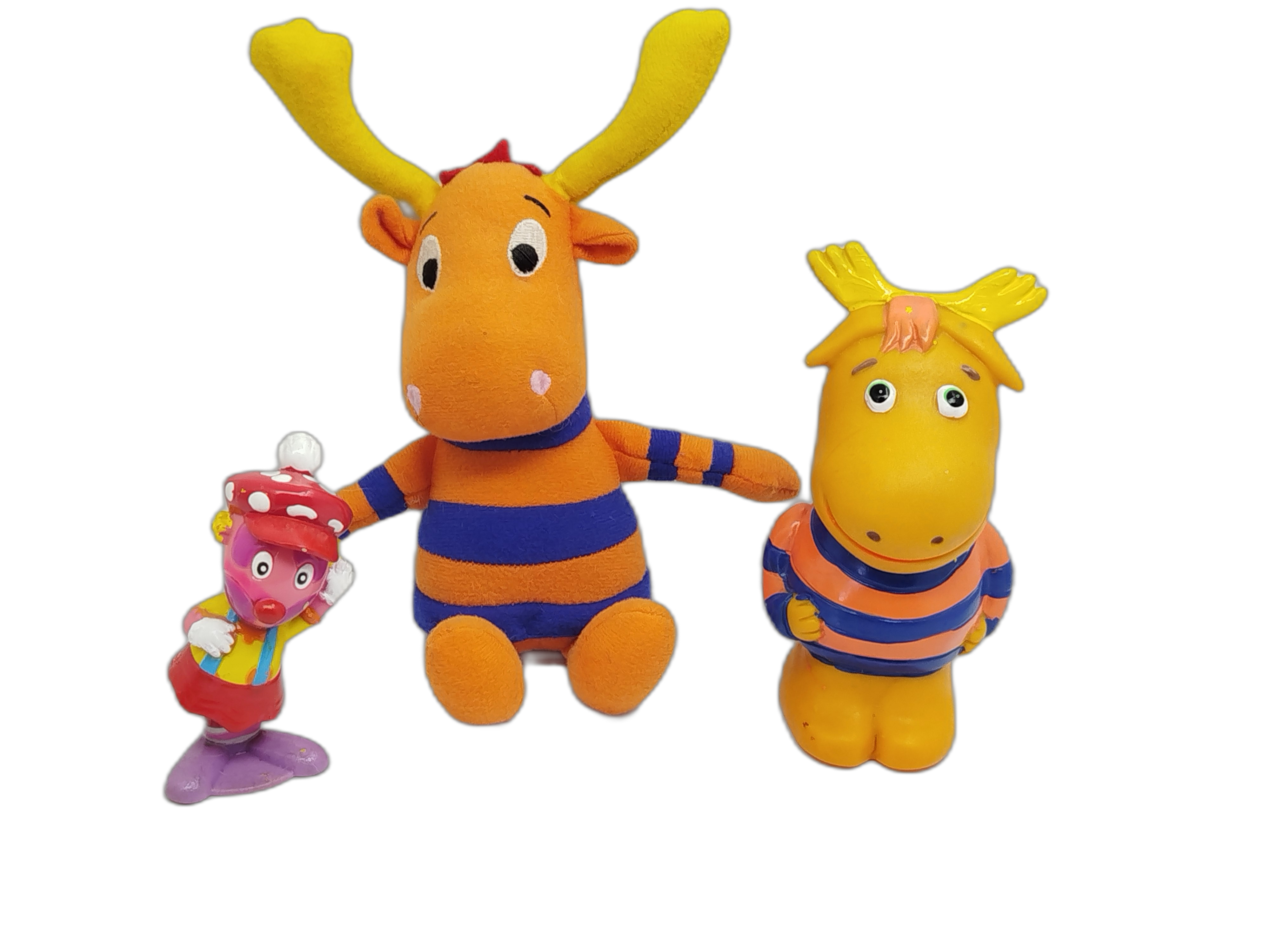 Lote de  Backyardigans - peluche clásico, una figura de goma y una minifigura.