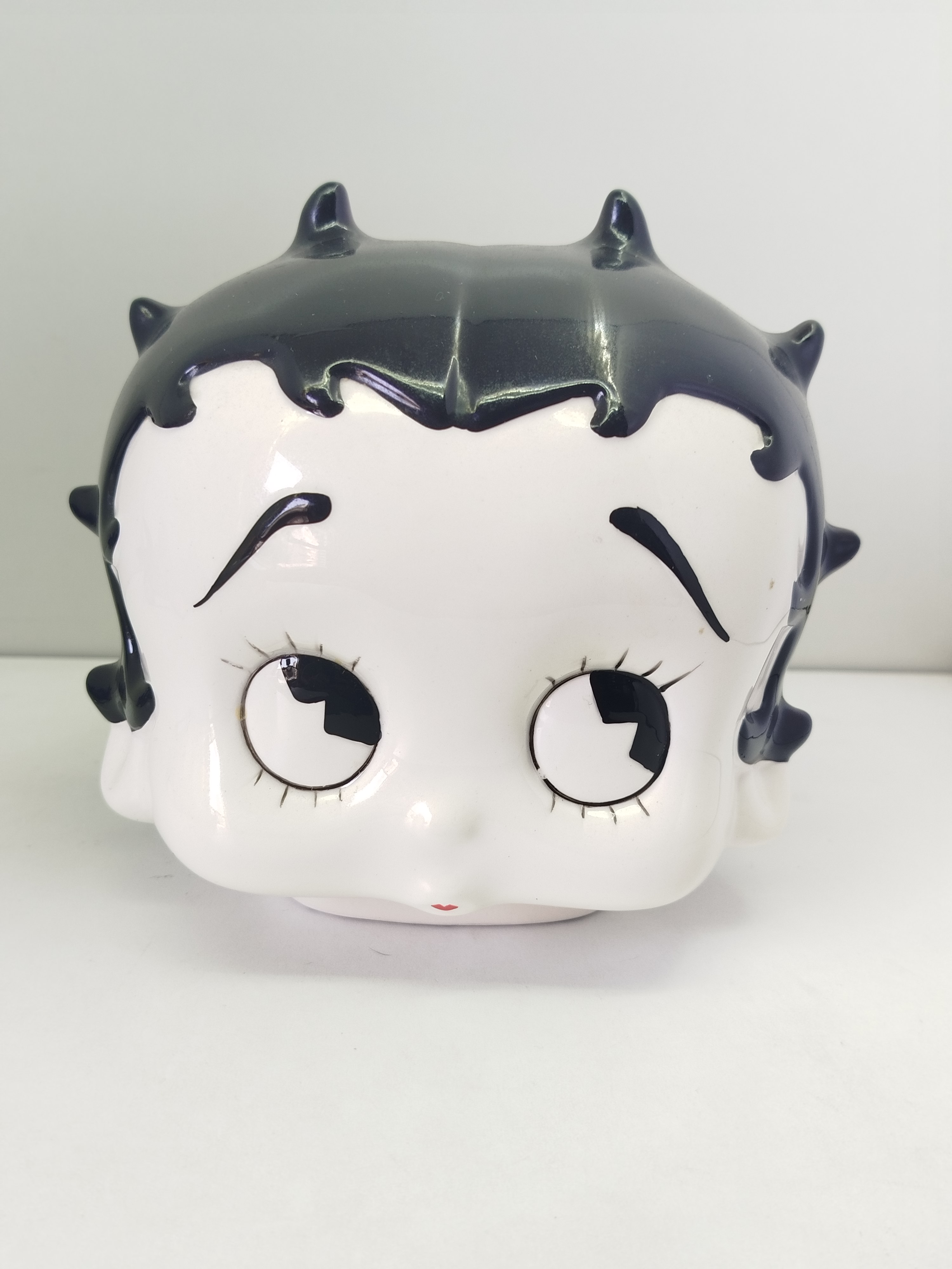 Cookie Jar o Galletero cerámico vintage de Betty Boop en blanco y negro,