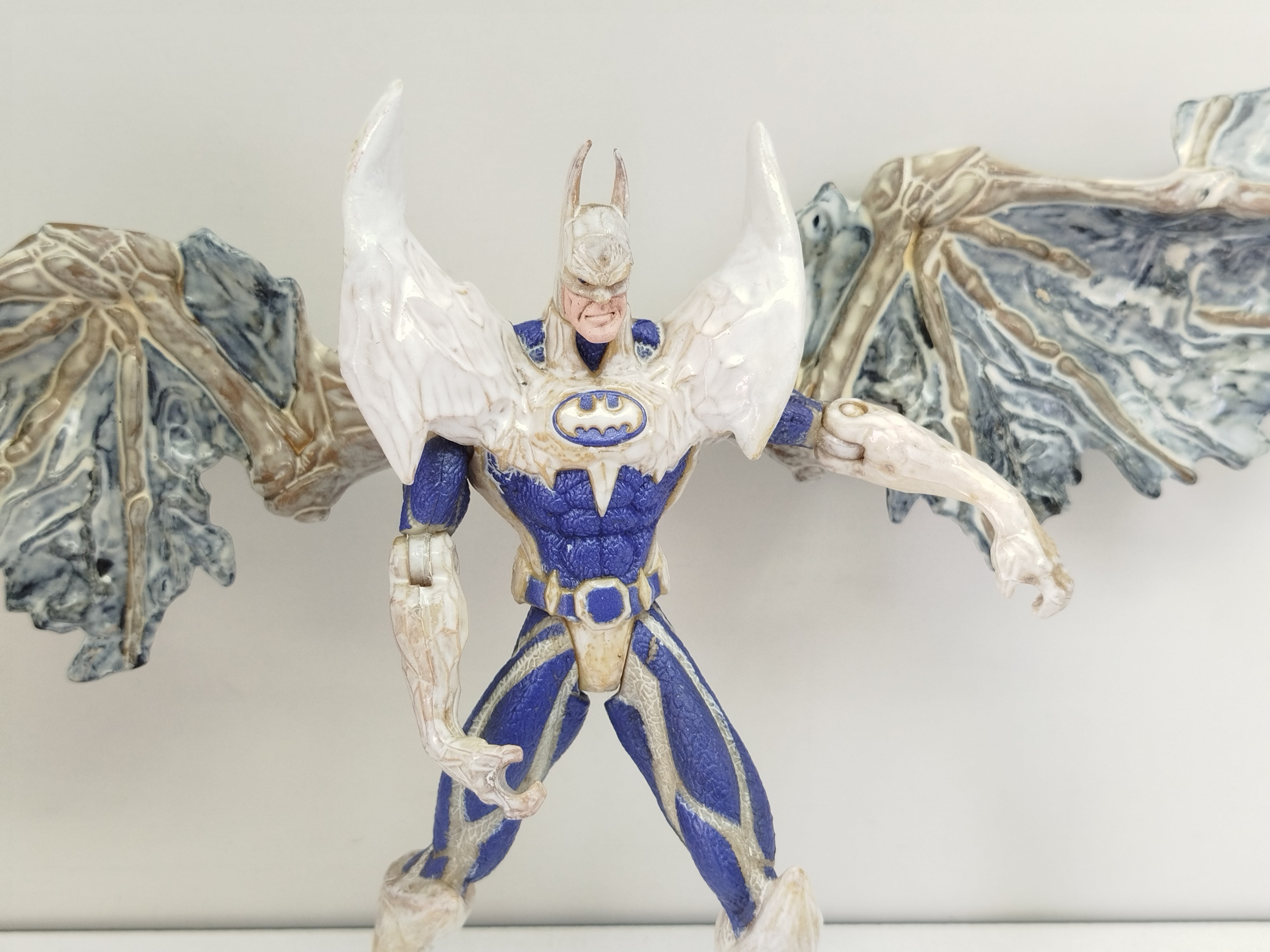  Glacier Shield Batman de la línea Legends of the Dark Knight 