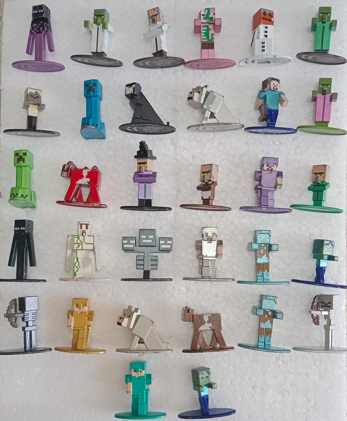 Lote 32 figuras coleccionables Minecraft