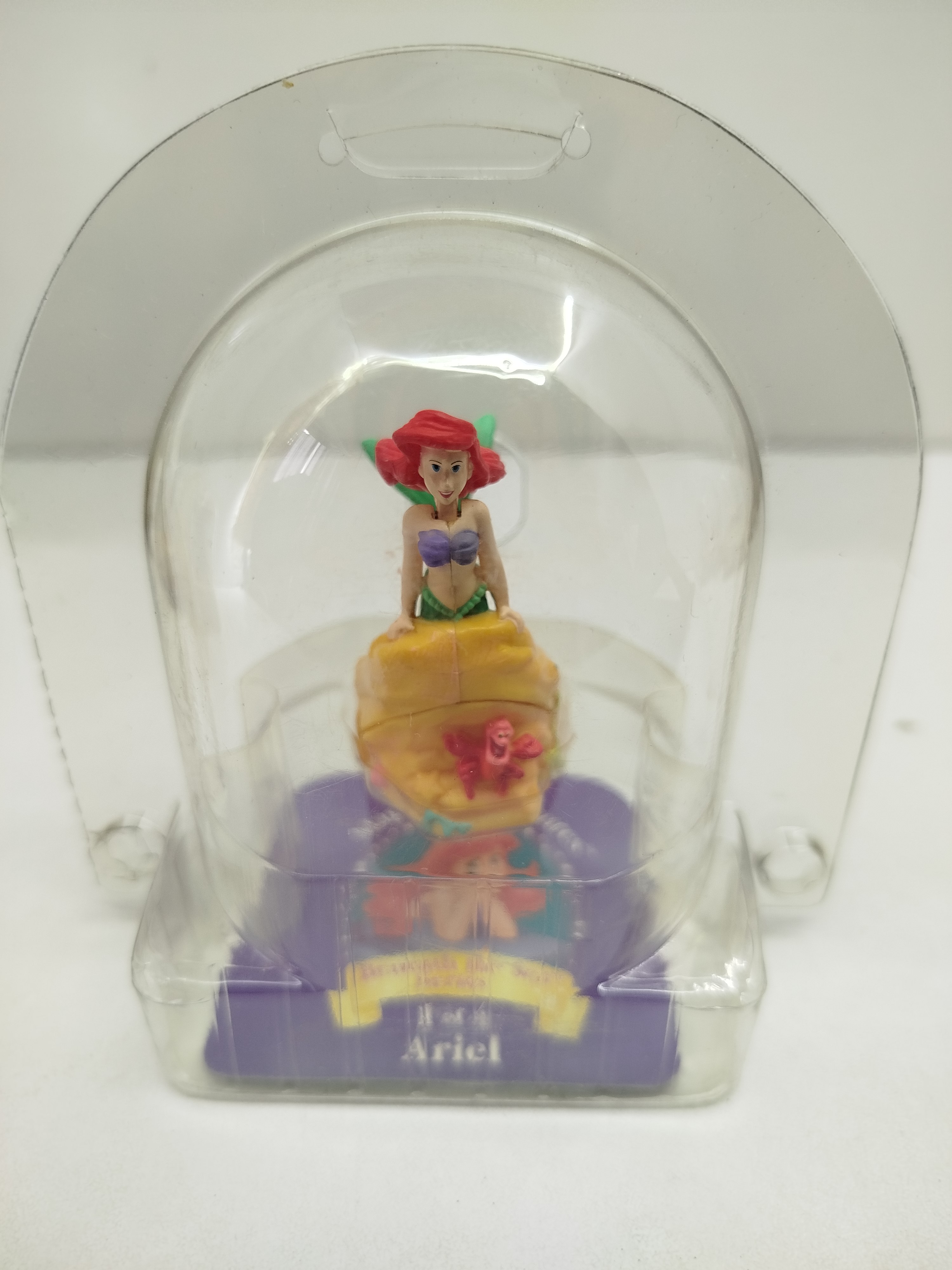 Ariel, la princesa de La Sirenita, vintage de miniaturas interactivas.  protegida dentro de su domo o burbuja plástica. (Ver Video)