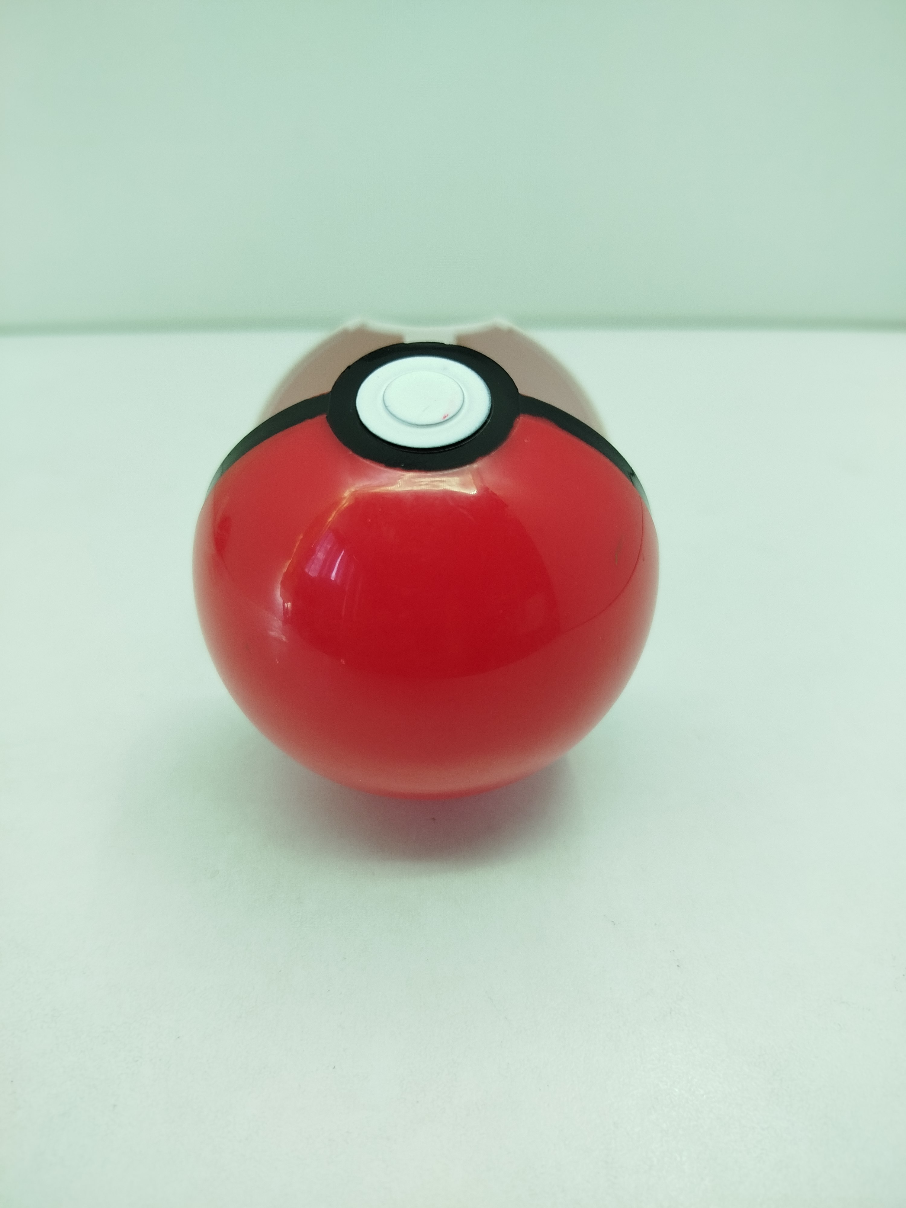 Master Ball de plástico coleccionable (o Pokébola sorpresa) incluye pokemones