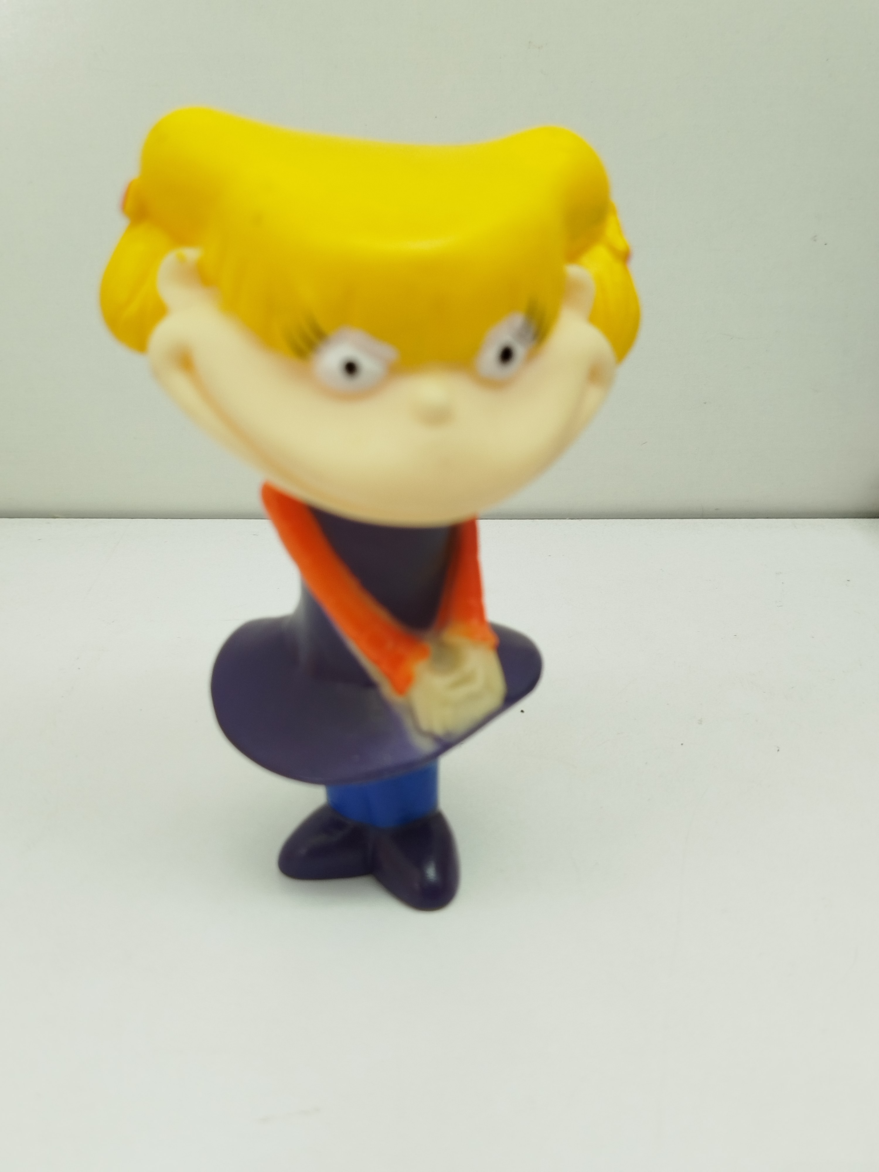  6 figuras de vinilo/goma que pertenecen a la colección promocional de Burger King de 1998