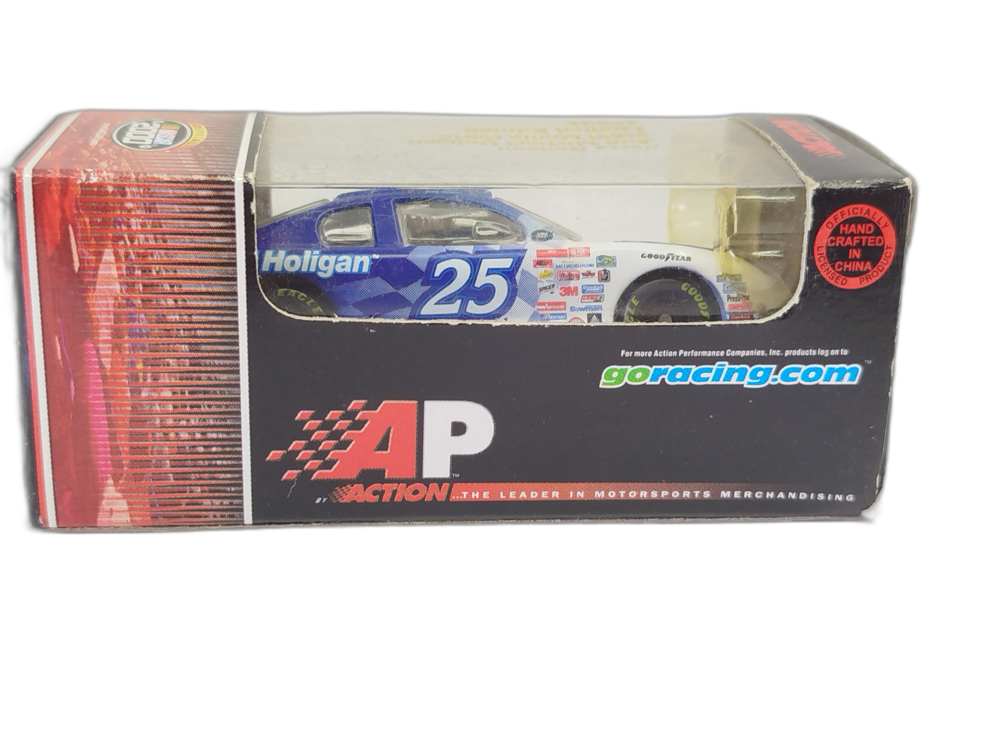 Carro Chevrolet Monte Carlo del año 2000 del piloto Jerry Nadeau (número 25), patrocinado por Michael Holigan y fabricado igualmente por Action Racing Collectibles