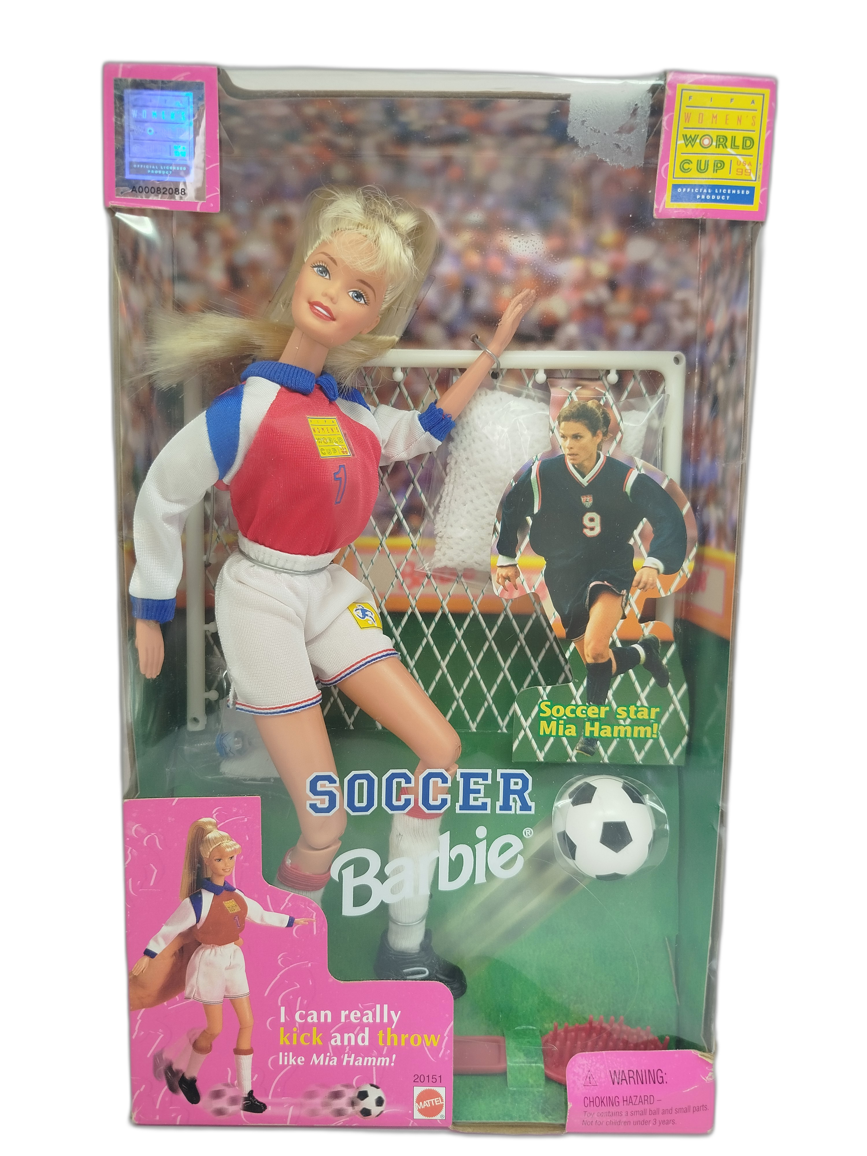  Soccer Barbie (Barbie Futbolista), lanzada en 1998 por Mattel como un producto oficial licenciado para la Copa Mundial Femenina de la FIFA de 1999 celebrada en Estados Unidos