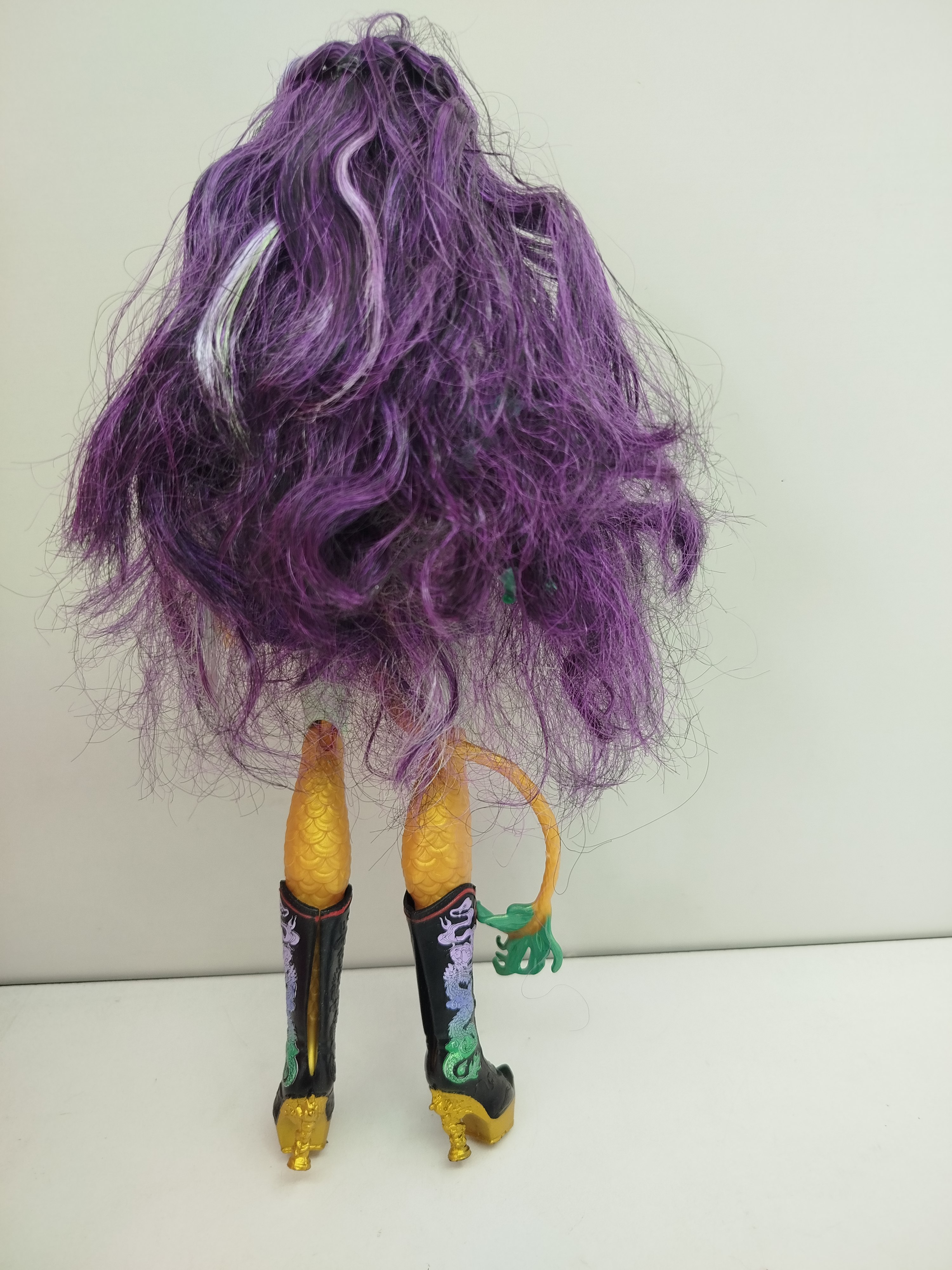 Monster High - Jinafire Long, la hija del dragón chino, en su versión más reciente de la Generación 3 (G3)