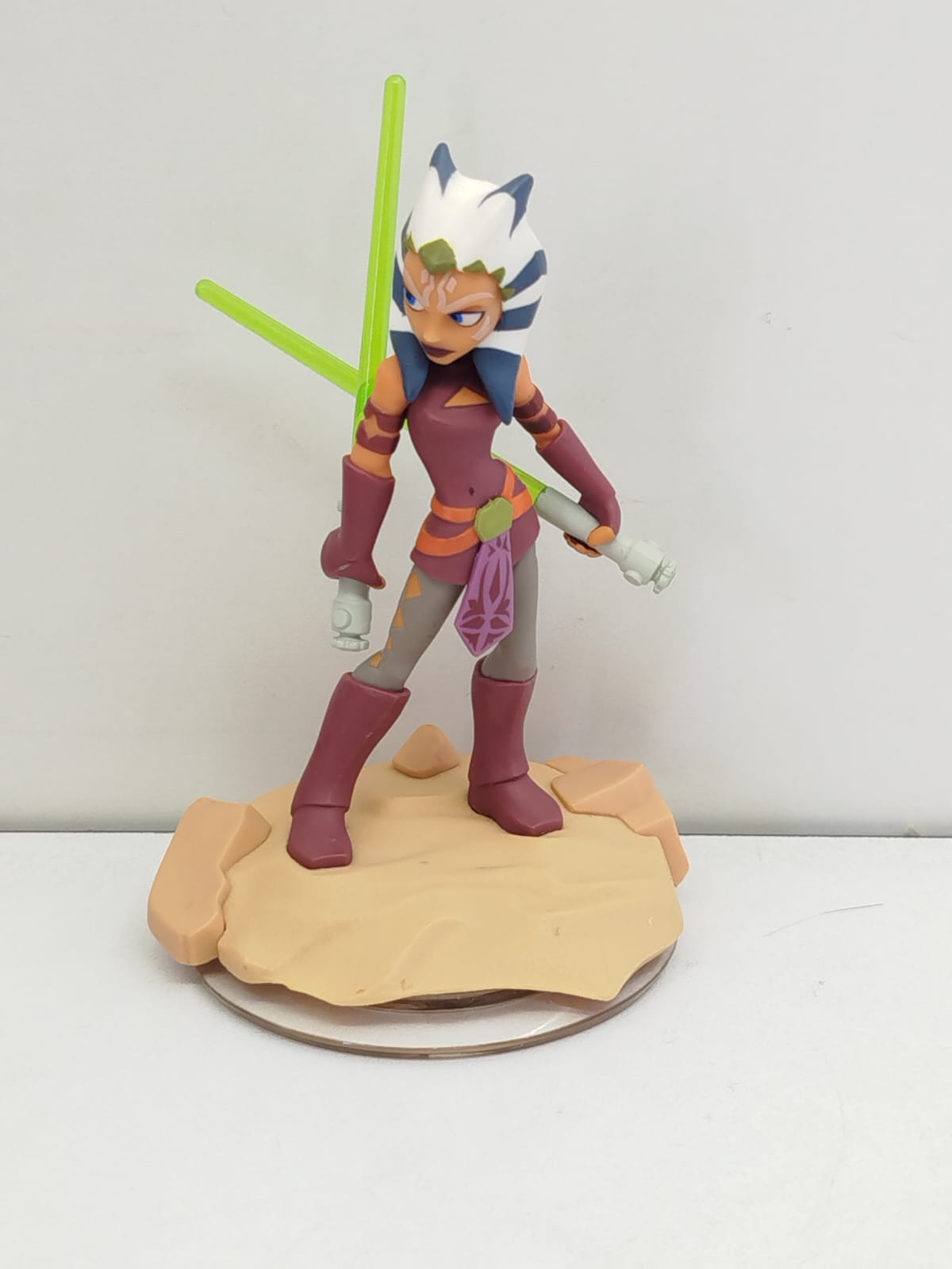 INFINITY -    Ahsoka Tano (con su diseño basado en la serie animada Star Wars: The Clone Wars).