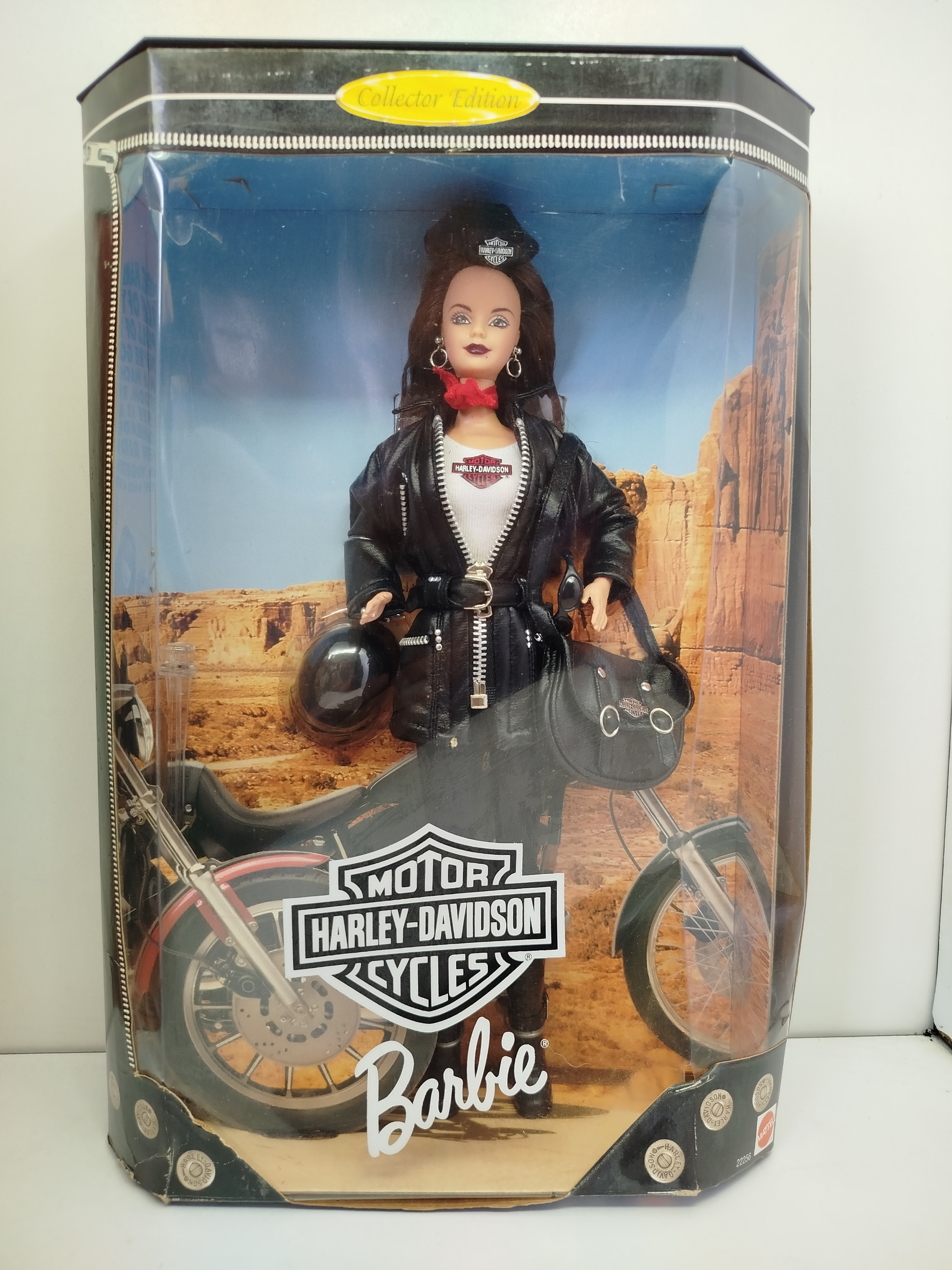 Barbie Harley-Davidson Collector Edition de 1998 (tercera de la serie, versión morena) caja original en buen estado