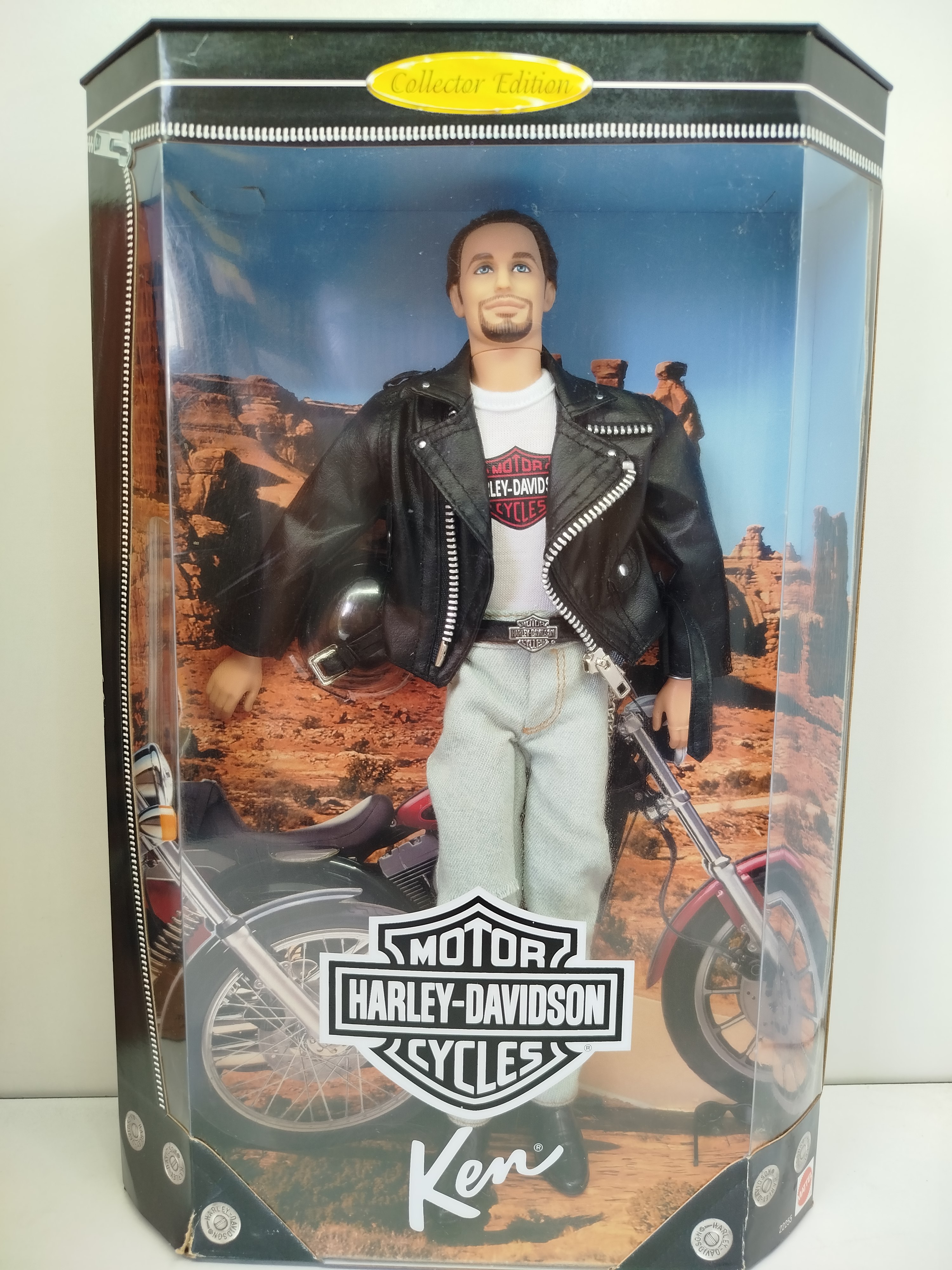 Barbie - Harley-Davidson Ken Doll #1, lanzado por Mattel en 1998 como parte de la cotizada línea Collector Edition.  Caja en buen estado.