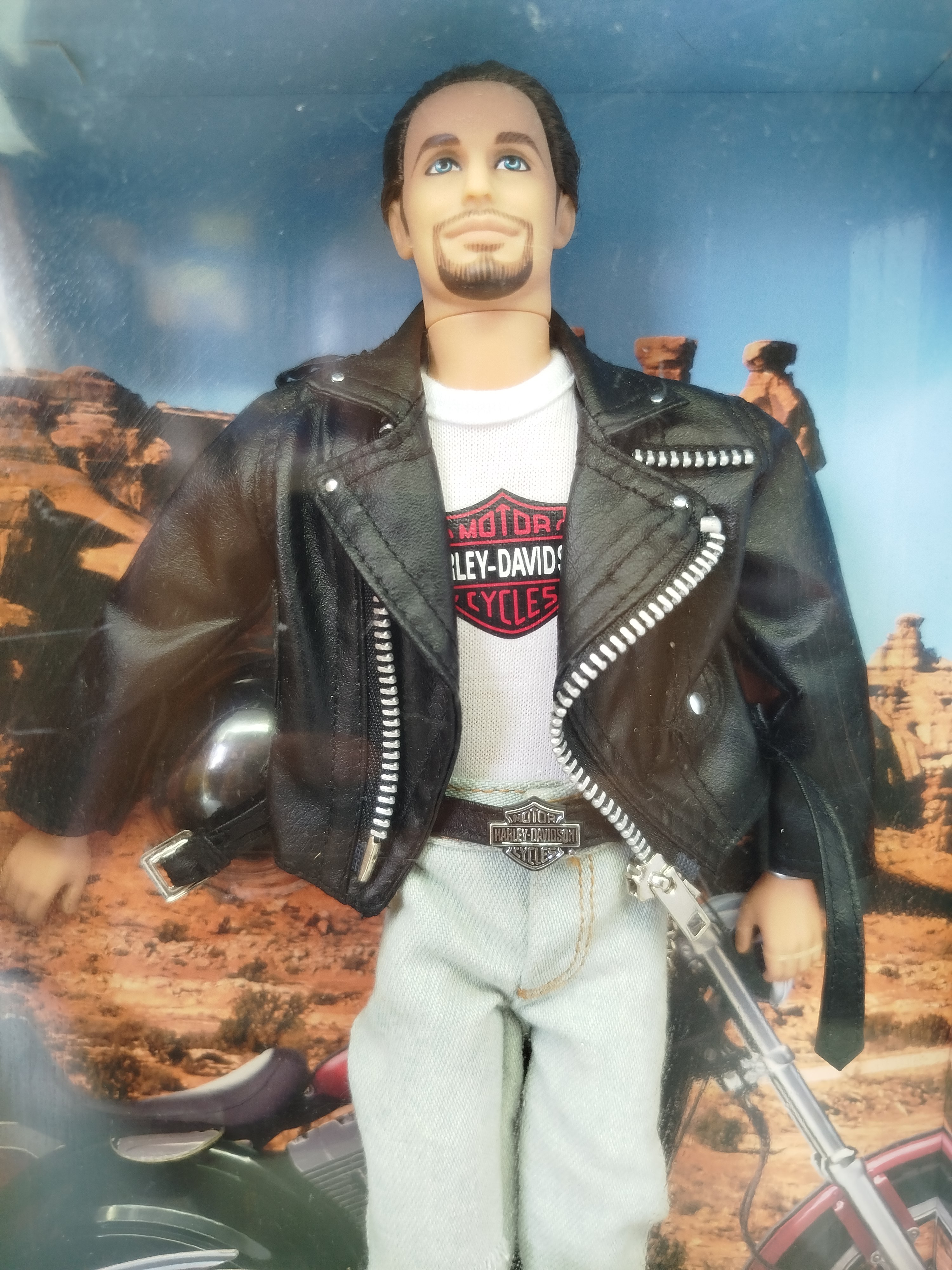 Barbie - Harley-Davidson Ken Doll #1, lanzado por Mattel en 1998 como parte de la cotizada línea Collector Edition.  Caja en buen estado.