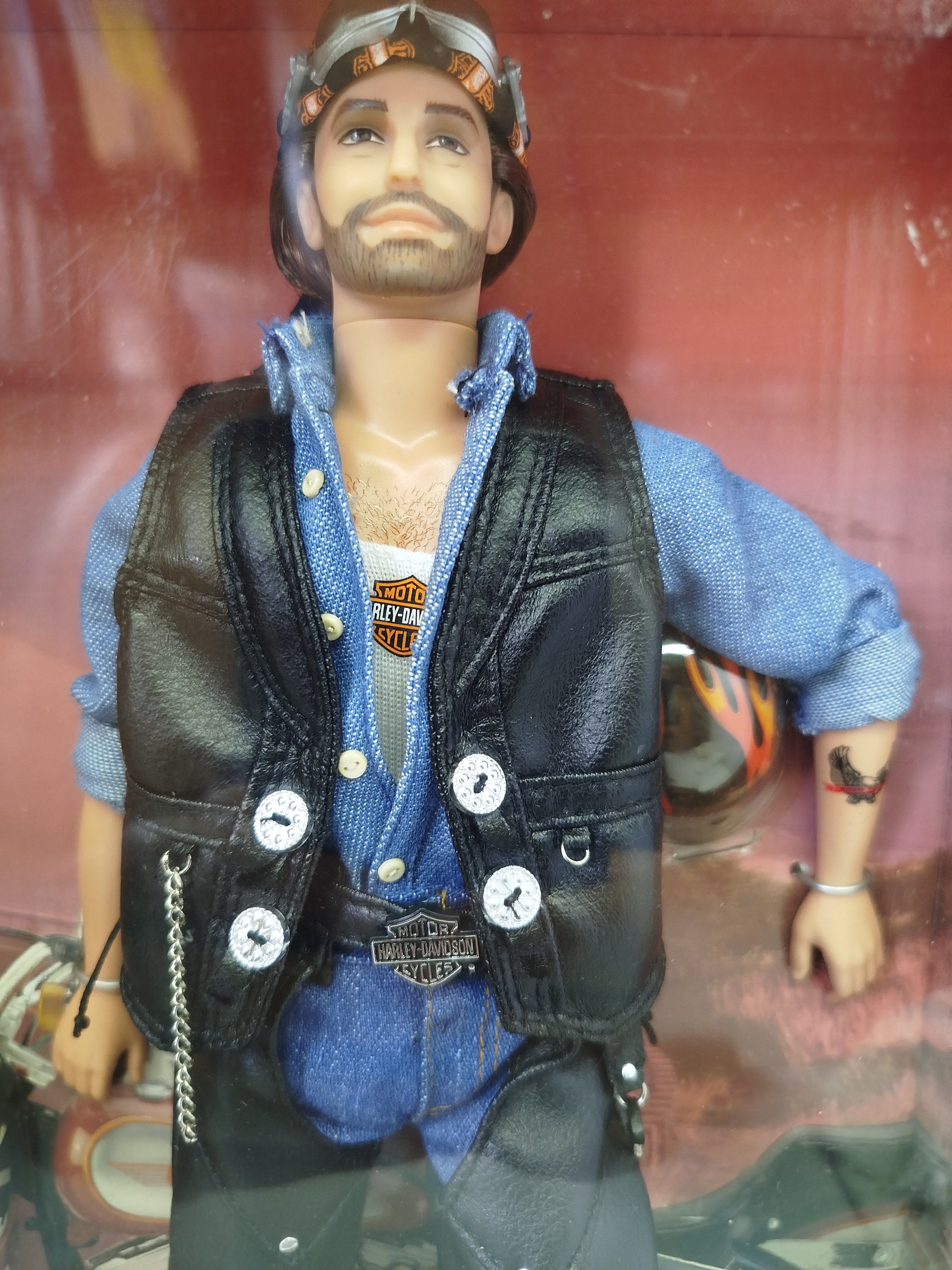 Barbie - Harley-Davidson Ken Doll #2, lanzado al mercado por Mattel en 1999..  Caja en buen estado.