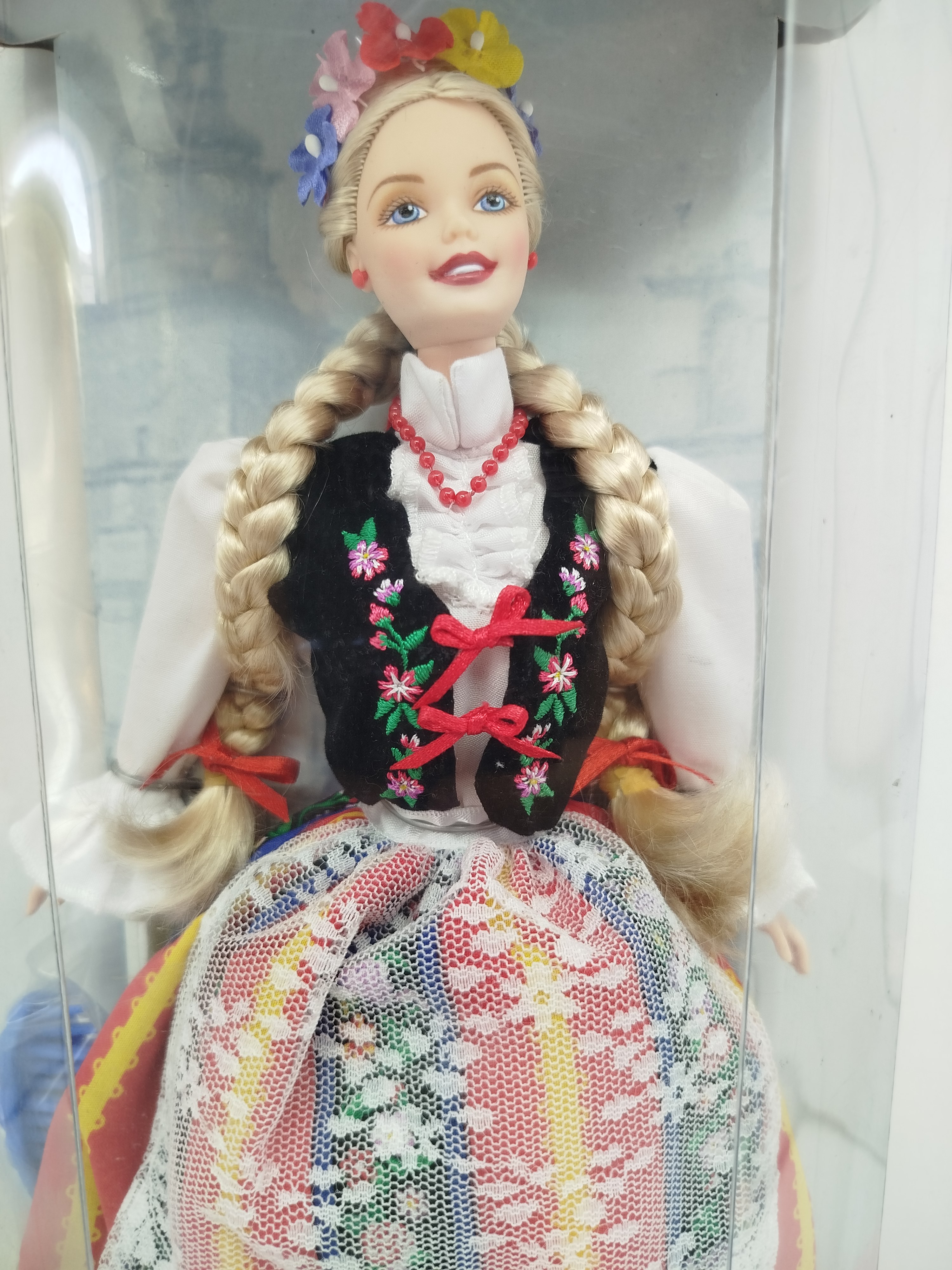 Barbie - 1997 Collector Edition Polish Barbie from Mattel's Dolls of the World collection