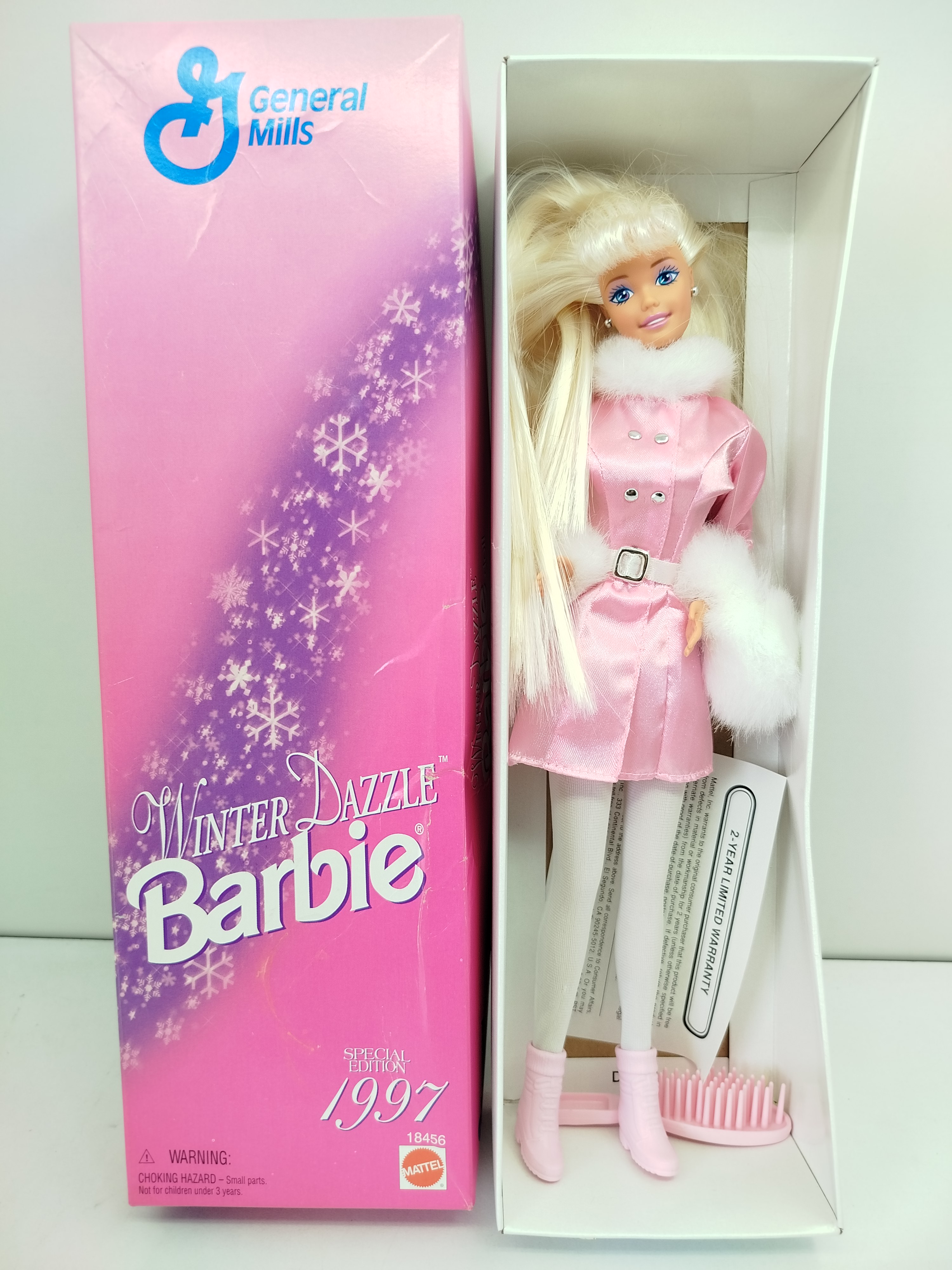 Barbie - Winter Dazzle Barbie (Special Edition 1997), una edición promocional exclusiva en colaboración con la marca de cereales General Mills