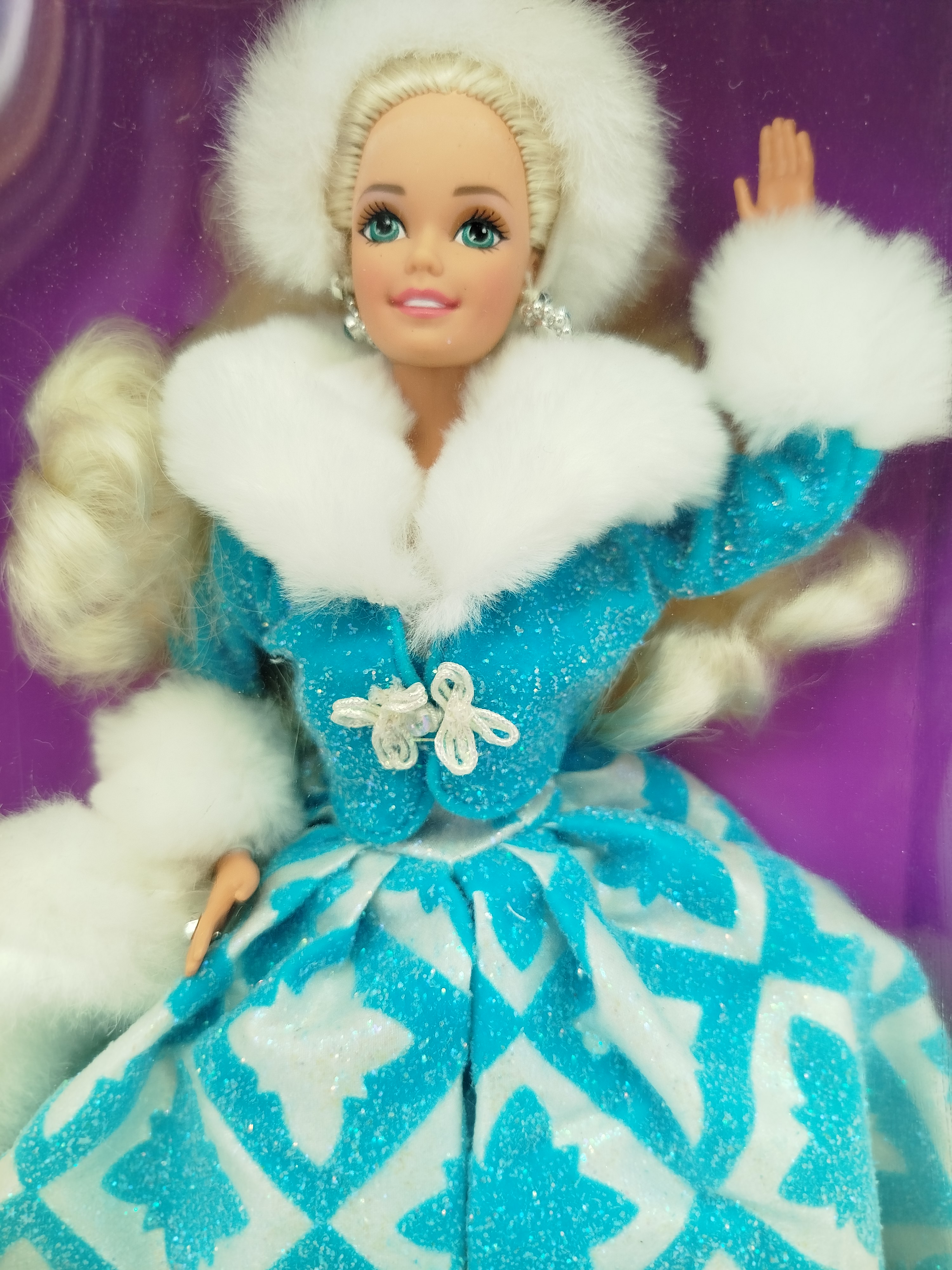 Barbie - Winter Renaissance Barbie (Special Edition 1996), la primera entrega de la colección Evening Elegance Series.