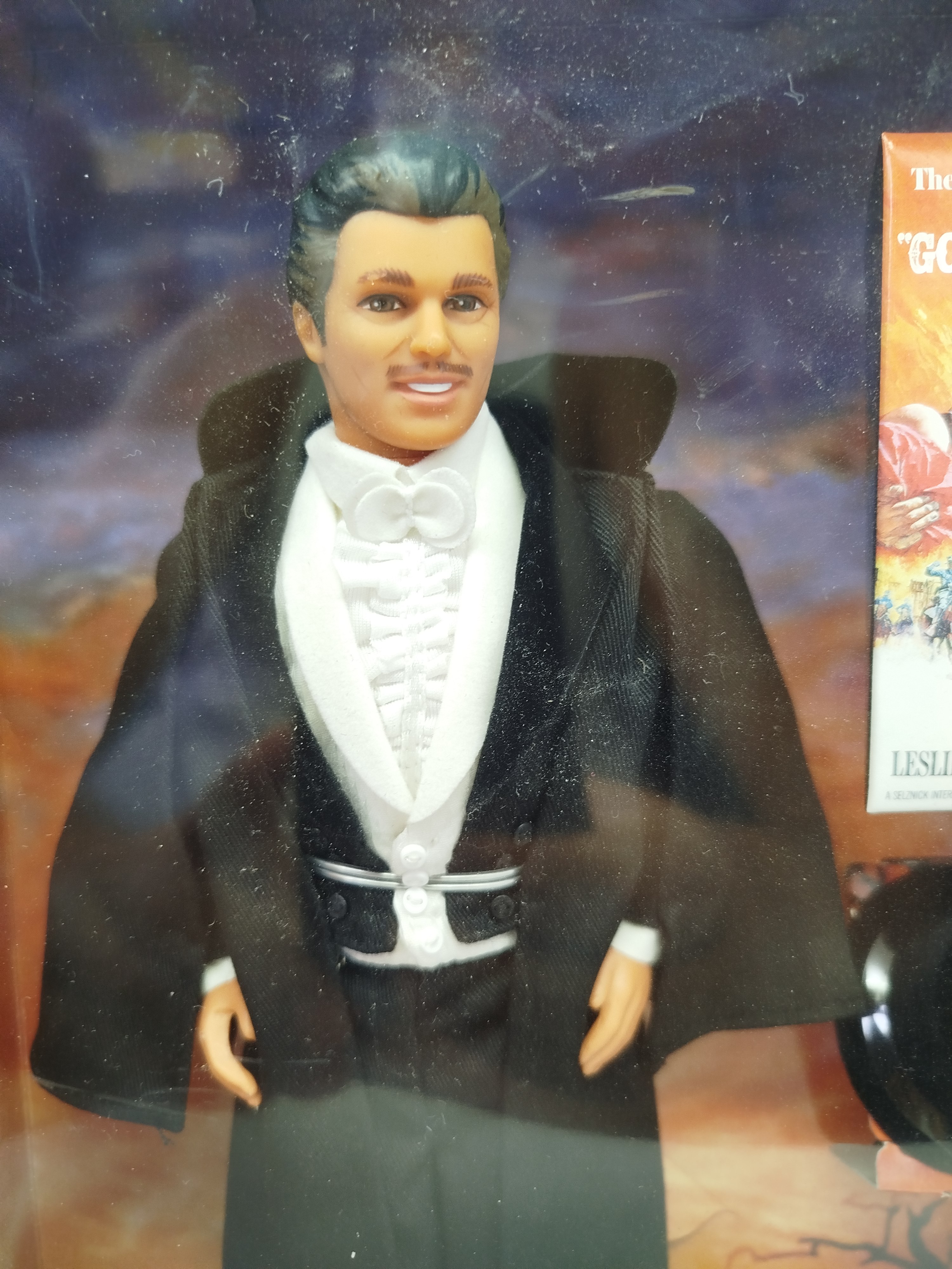 Barbie -  Ken como Rhett Butler, lanzado al mercado en 1994 dentro de la línea de colección Hollywood Legends Collection