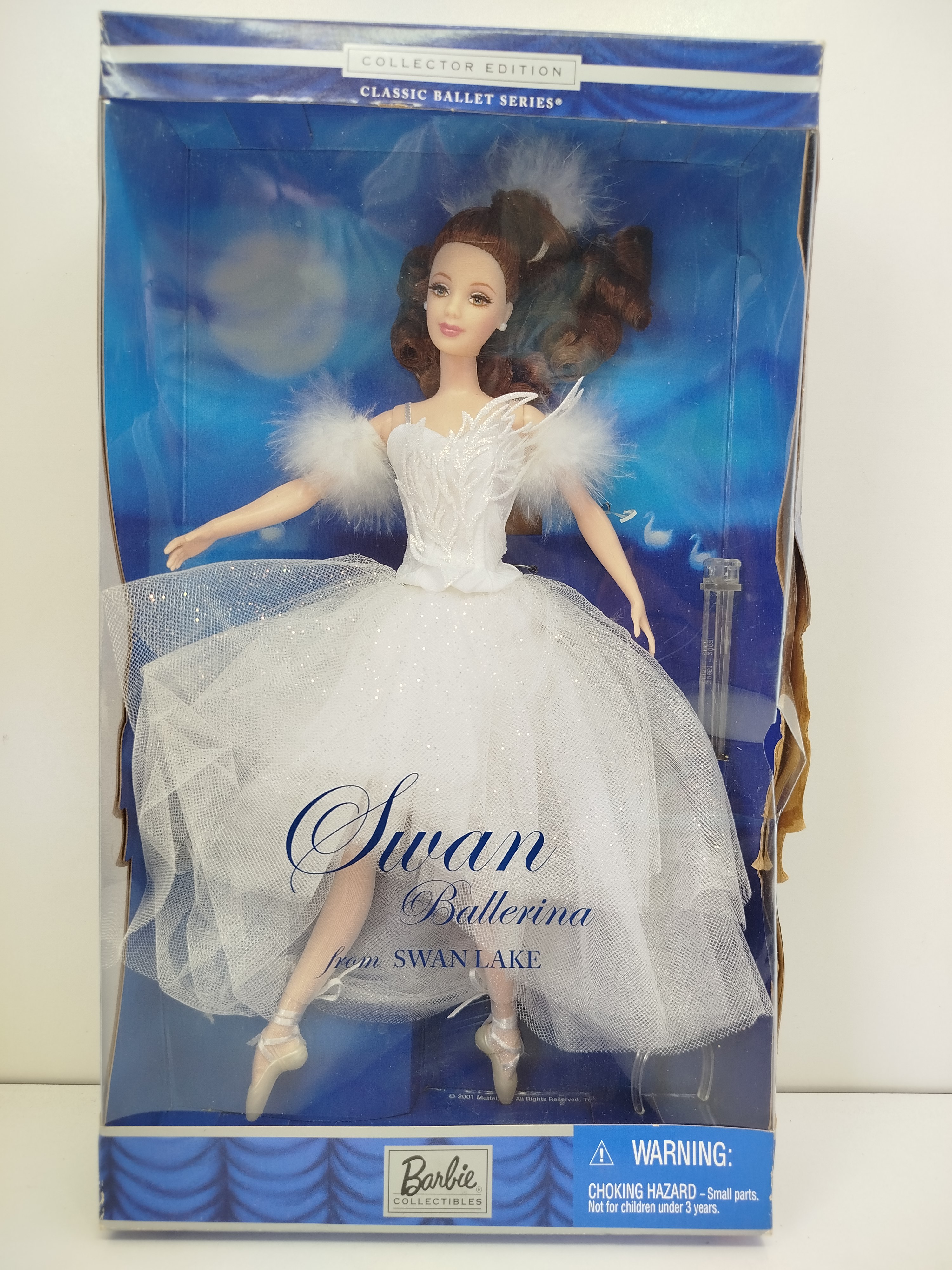 Barbie -  Swan Ballerina from Swan Lake Barbie, lanzada en el año 2001 como parte de la línea Classic Ballet Series (Collector Edition).