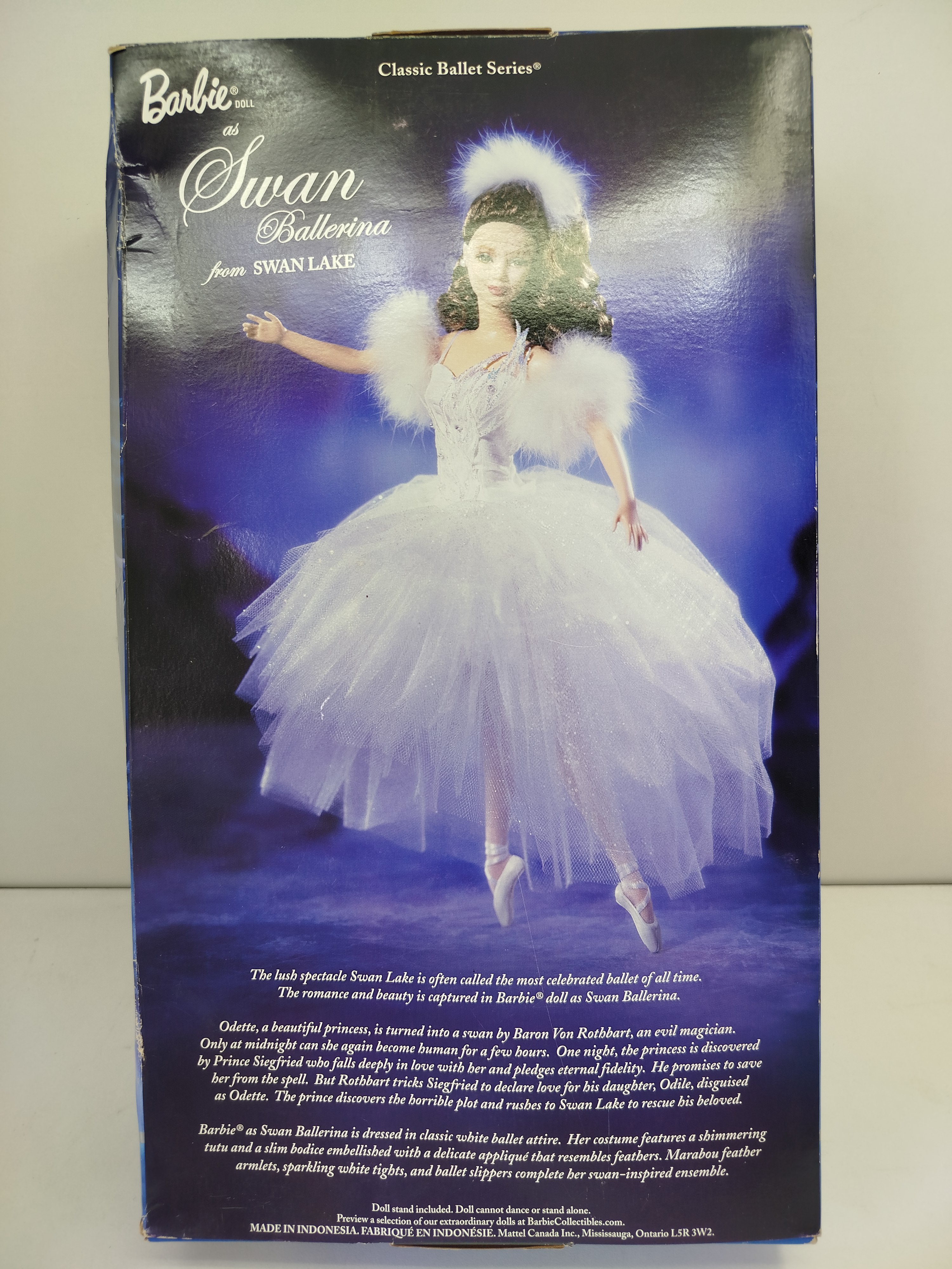Barbie -  Swan Ballerina from Swan Lake Barbie, lanzada en el año 2001 como parte de la línea Classic Ballet Series (Collector Edition).