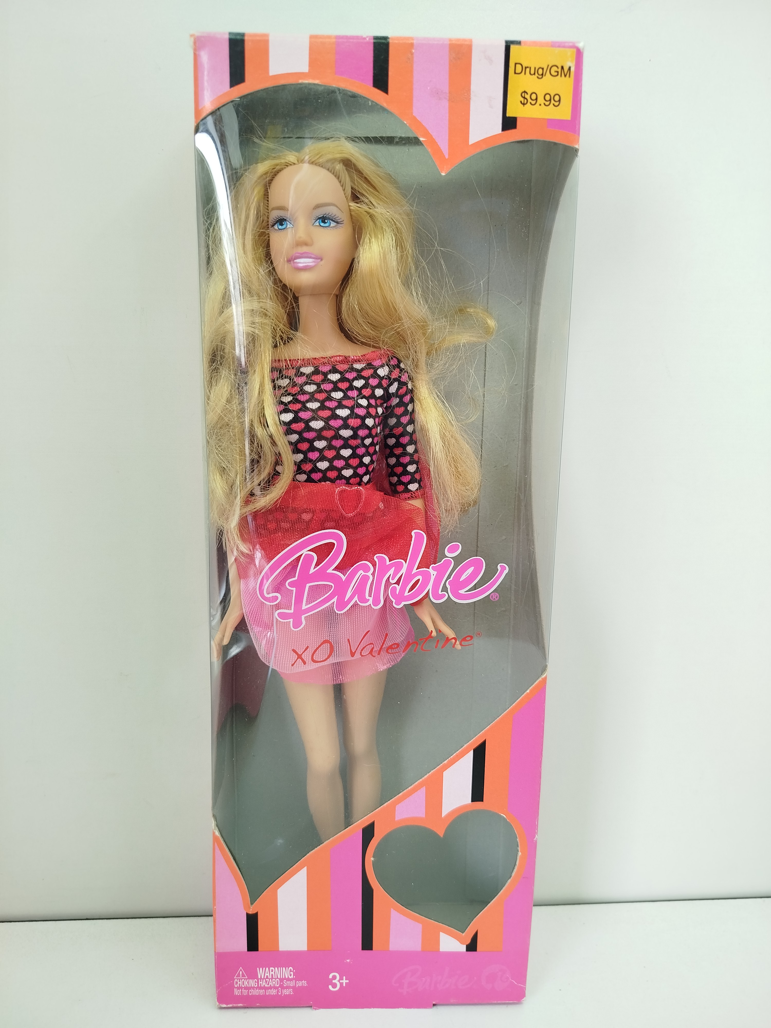 Barbie - Barbie XO Valentine Doll lanzada al mercado en 2007 (frecuentemente comercializada para la temporada de San Valentín entre 2007 y 2008).