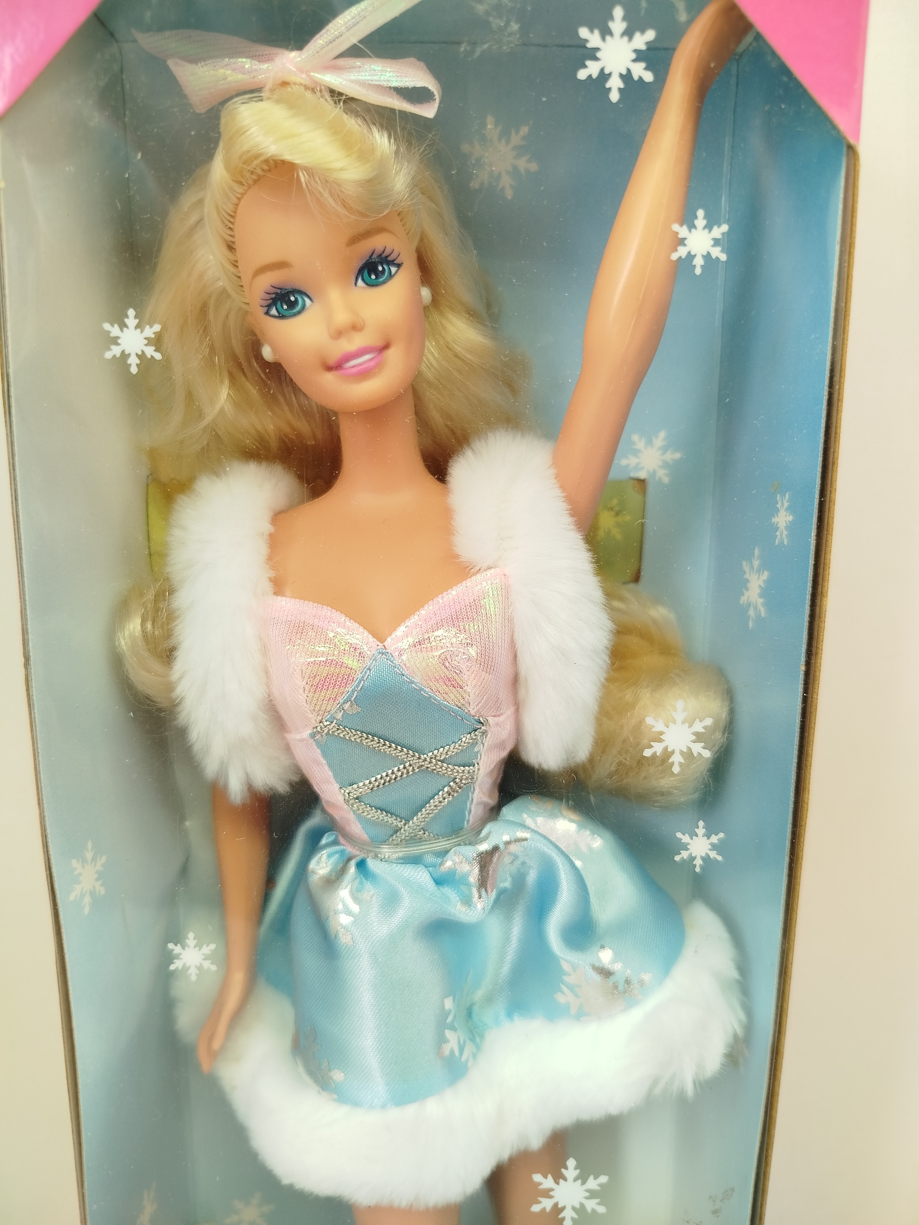 Barbie -Skating Star Barbie (Wal-Mart Special Edition), lanzada oficialmente al mercado en el año 1995.