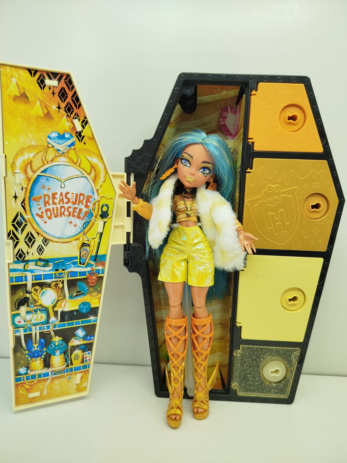 Cleo de Nile de la serie Monster High Skulltimate Secrets (Segunda Edición / Fearidescent)
