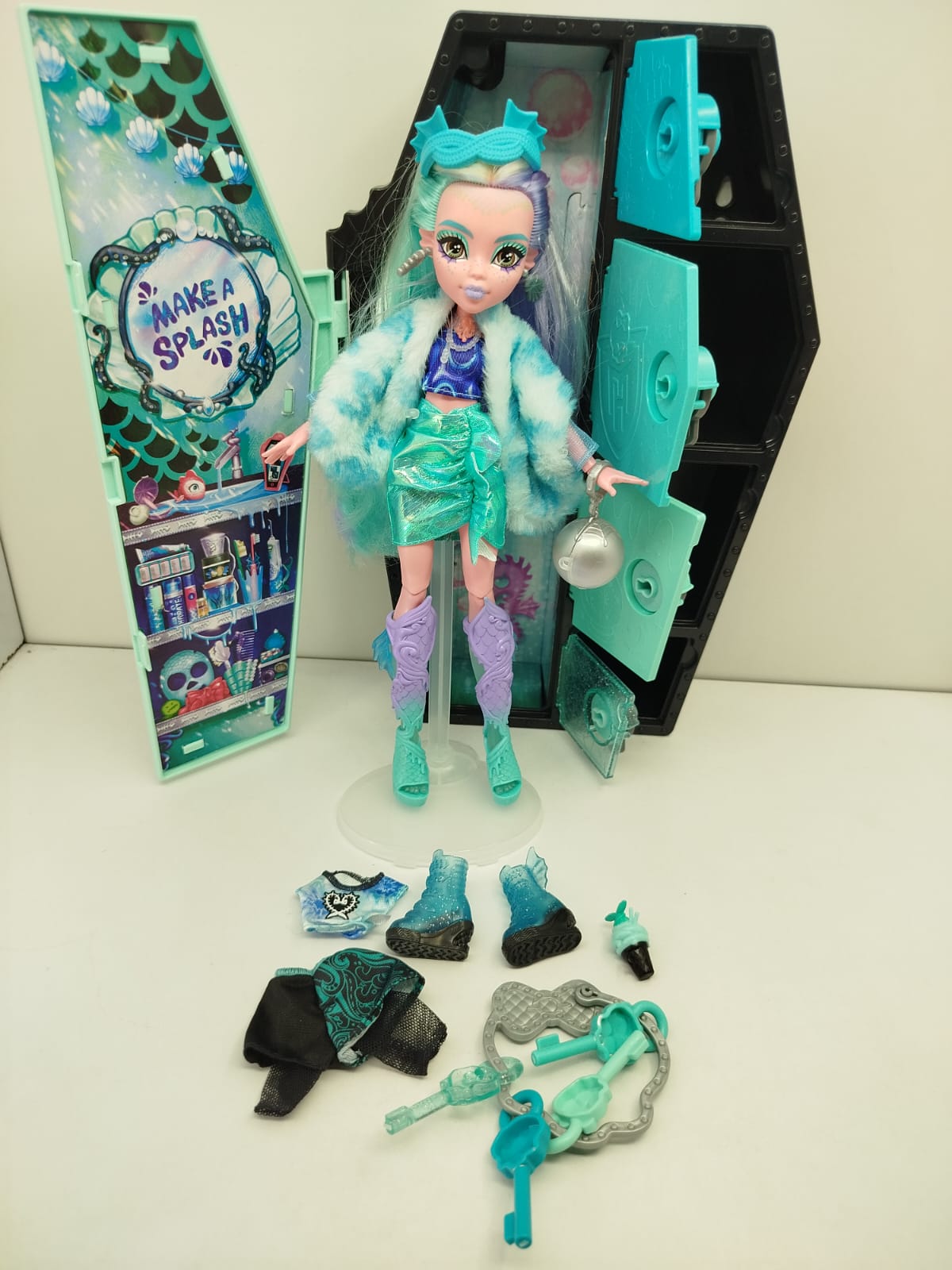  Lagoona Blue, perteneciente también a la línea Monster High Skulltimate Secrets: Fearidescent (Serie 2)