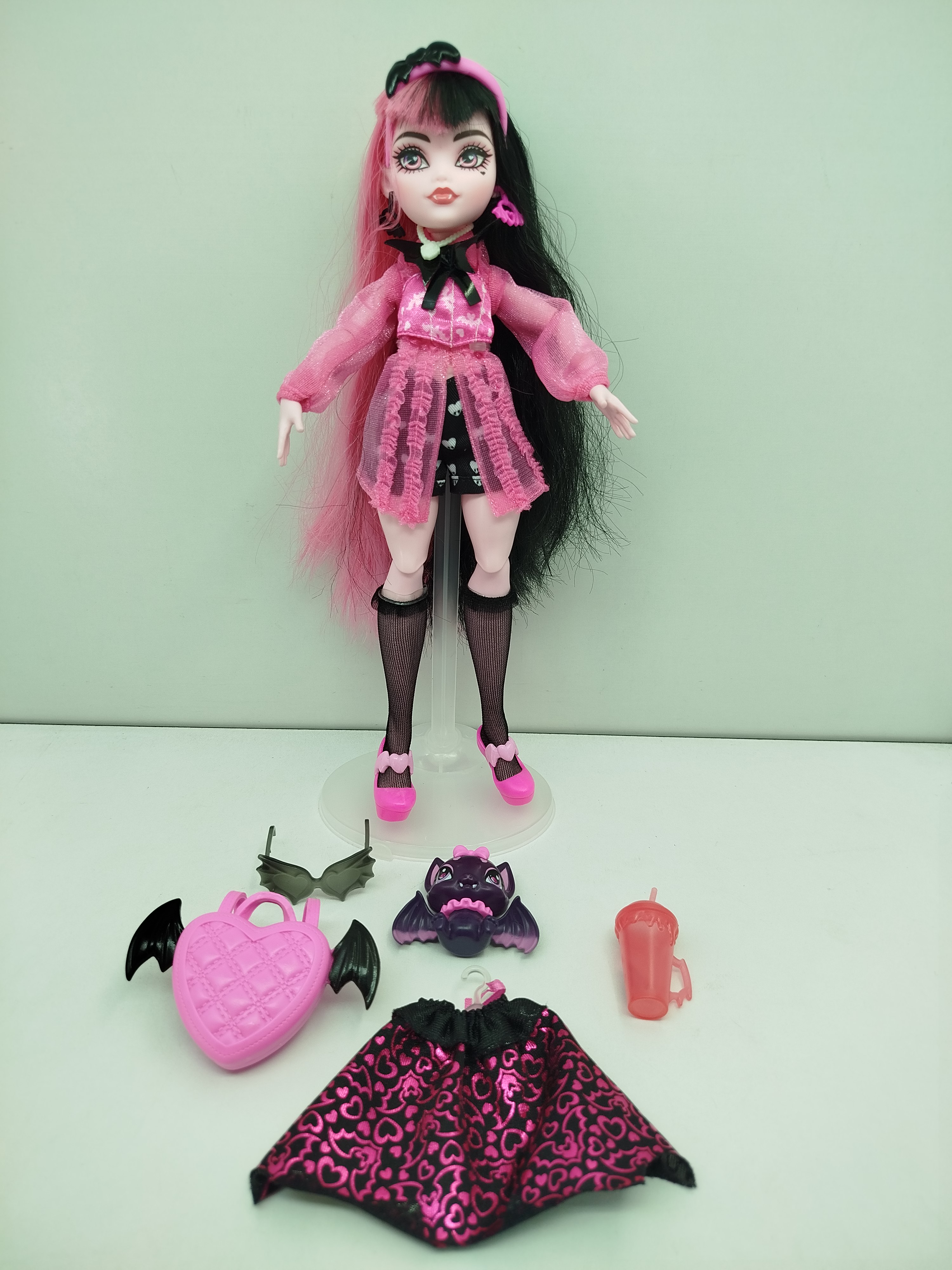 Draculaura (Generación 3 / G3) de Monster High, en su cotizada versión clásica o de firma de Mattel.