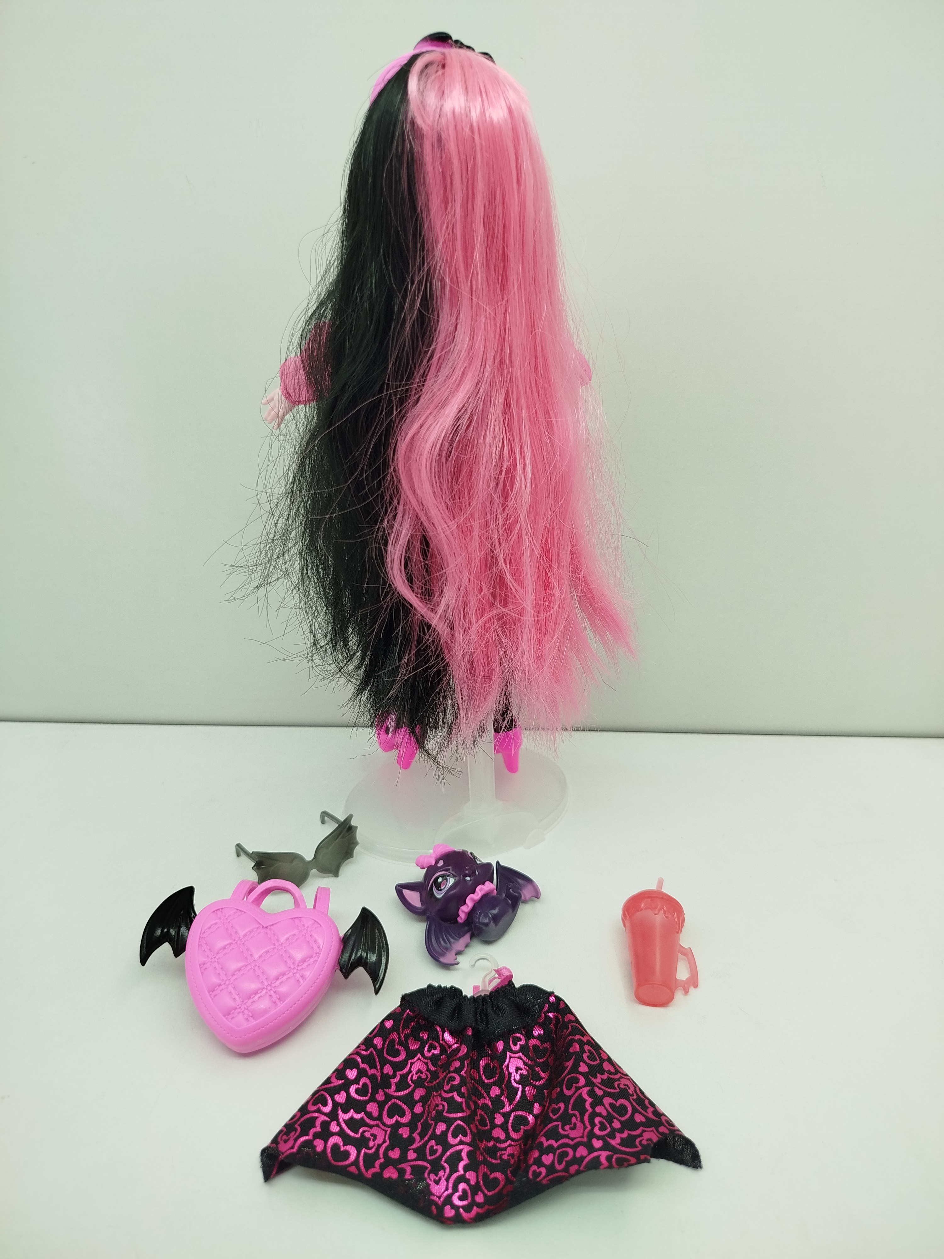 Draculaura (Generación 3 / G3) de Monster High, en su cotizada versión clásica o de firma de Mattel.