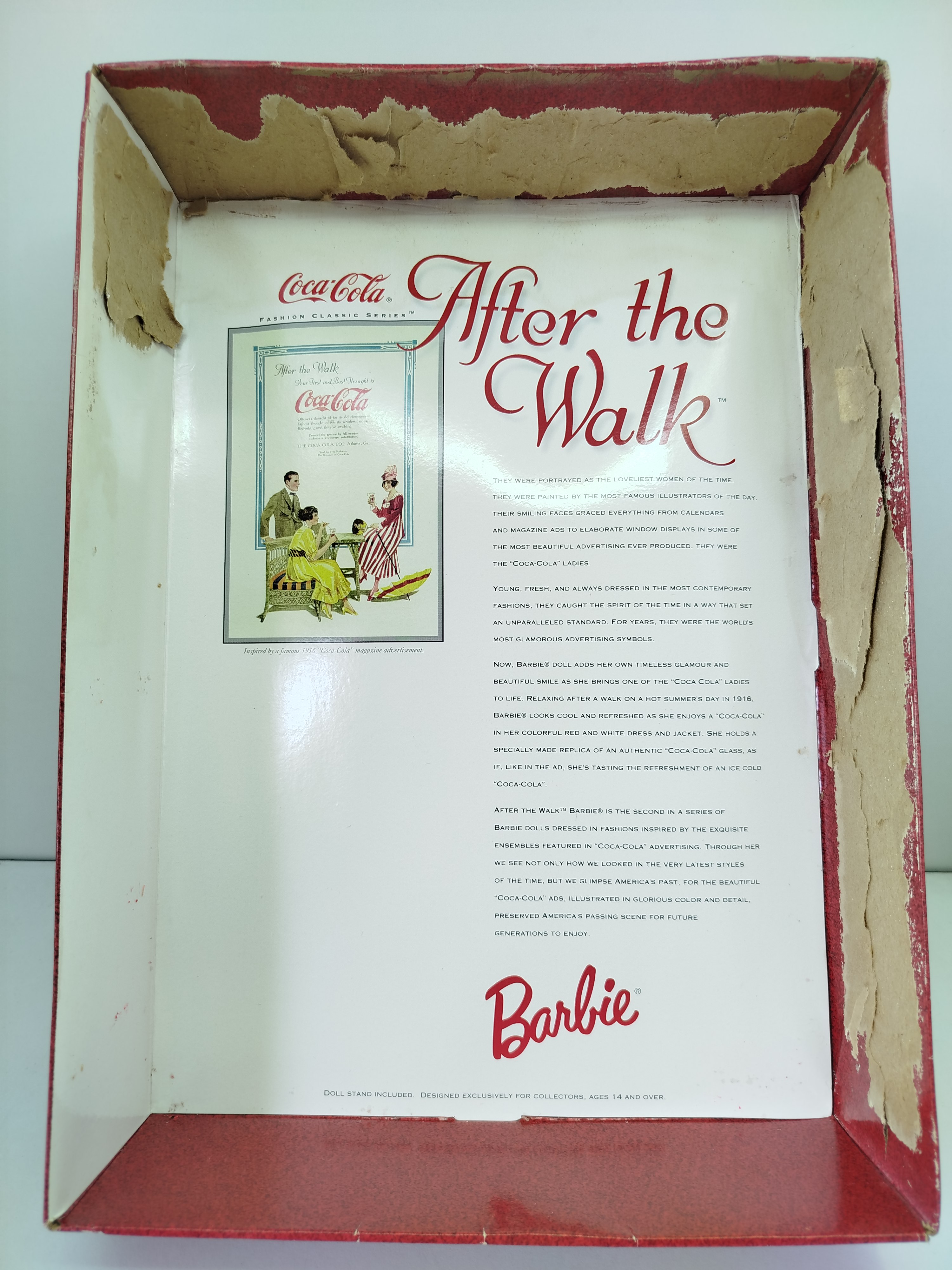 Coca-Cola After the Walk Barbie, lanzada por Mattel en 1997 como la segunda edición de la línea Coca-Cola Fashion Classic Series.