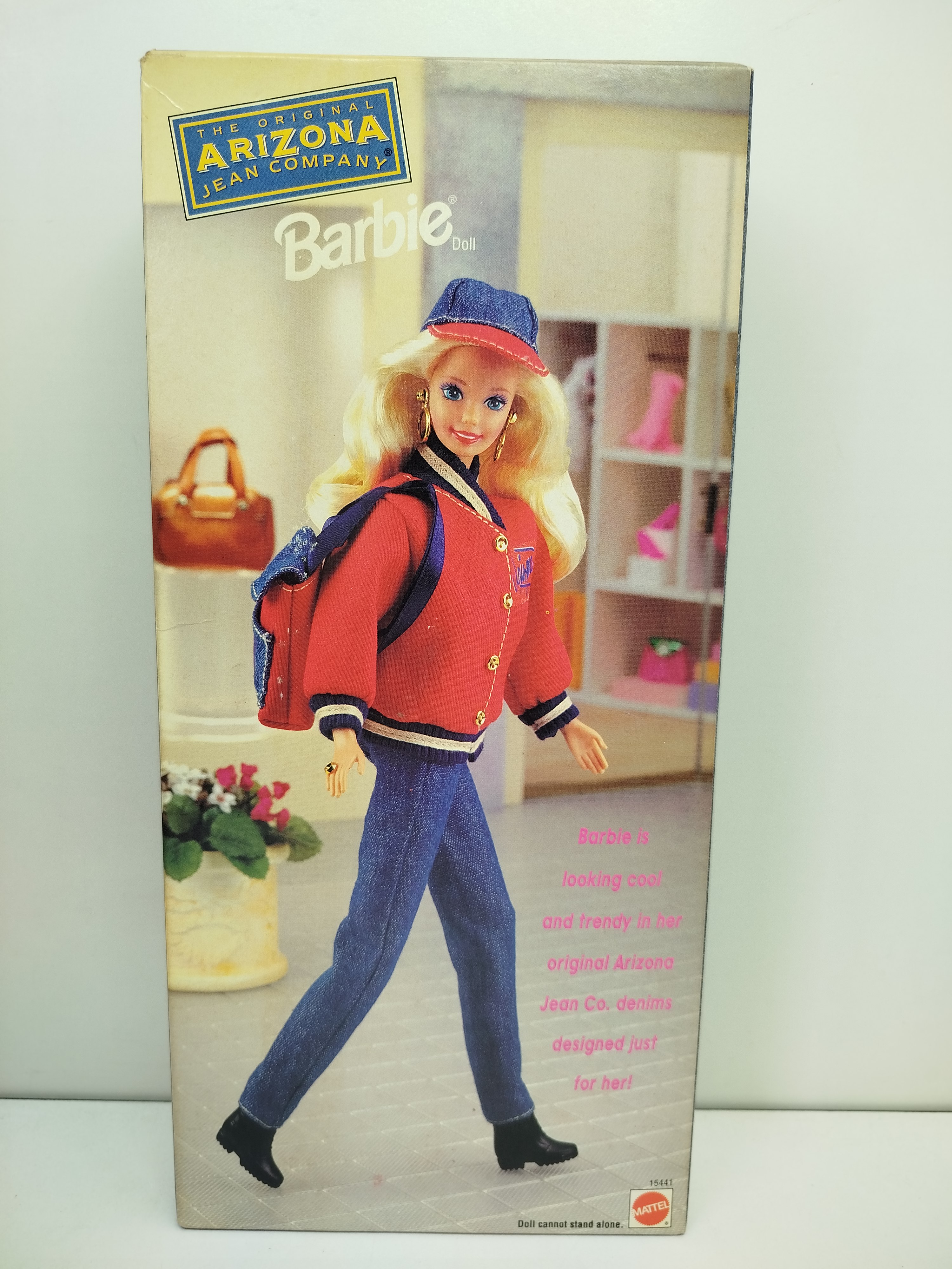 Esta muñeca es la Barbie The Original Arizona Jean Company (Modelo 15441), lanzada por Mattel en 1995 como una edición especial en colaboración con JCPenney