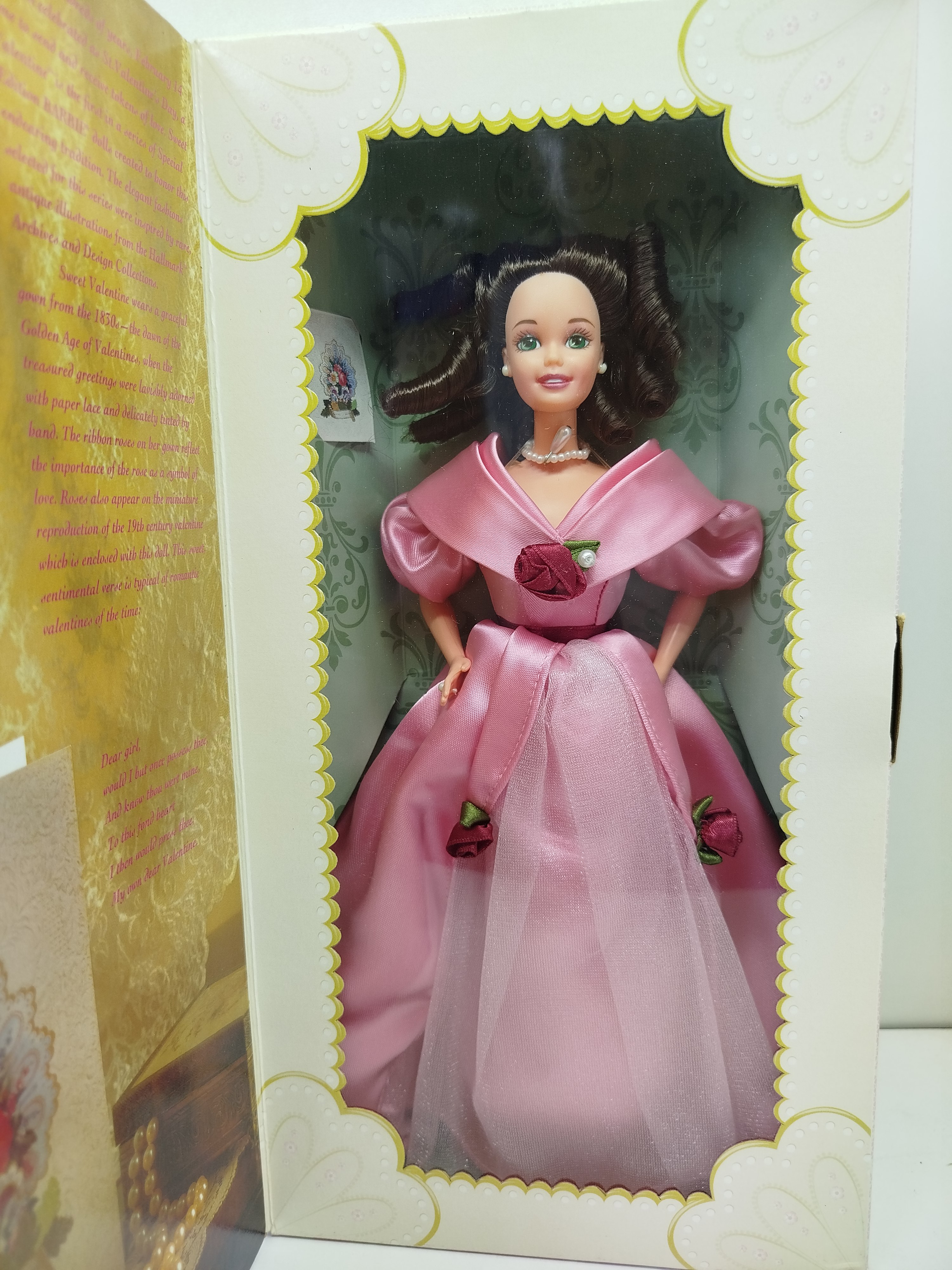 Barbie Sweet Valentine Special Edition Hallmark (Modelo 14880), lanzada por Mattel en 1995 como la primera entrega de la serie de coleccionistas "Be My Valentine"