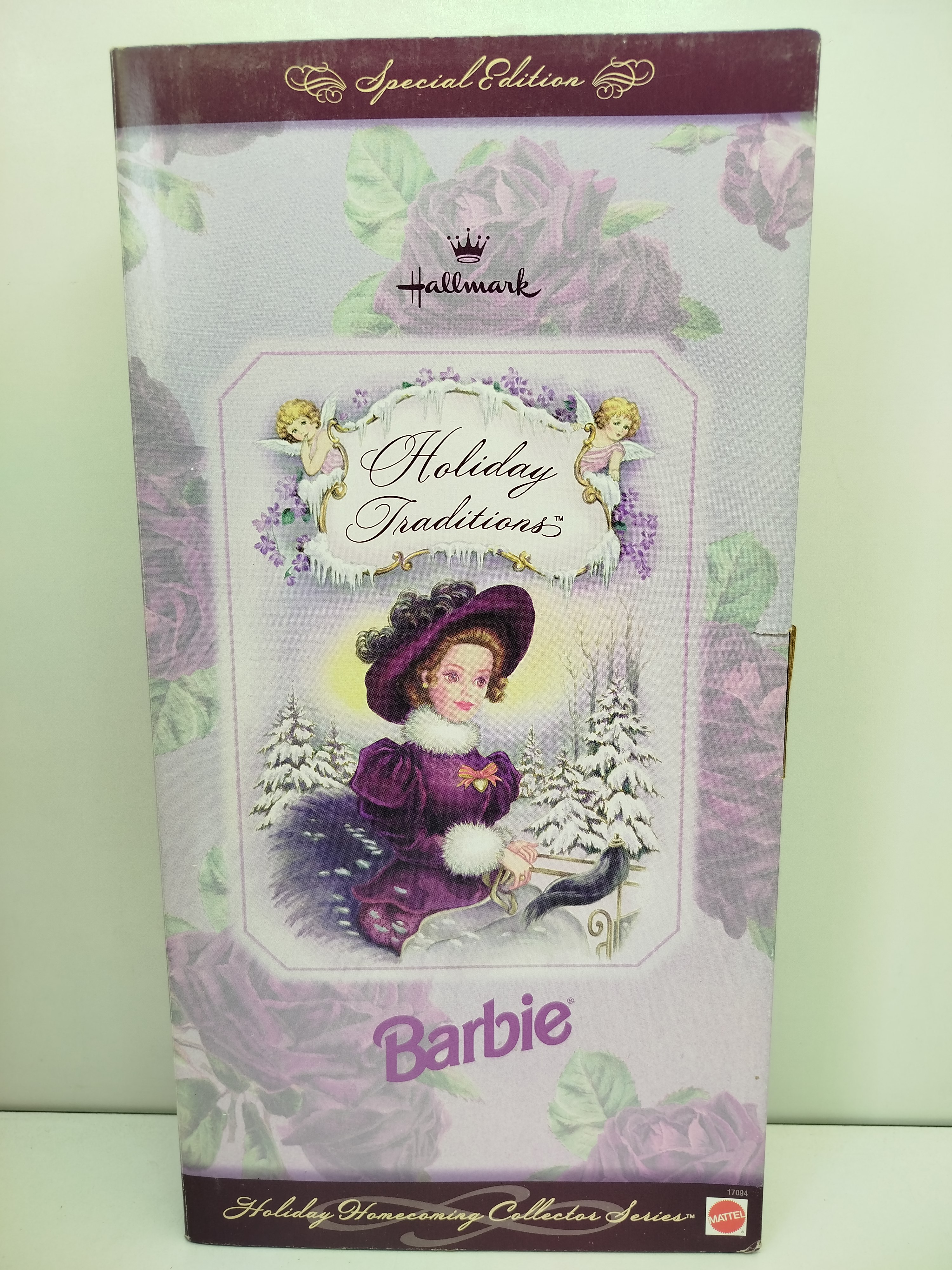 Barbie Holiday Traditions Special Edition Hallmark (Modelo 17094), lanzada al mercado por Mattel en 1996 como la primera entrega de la nostálgica colección "Holiday Homecoming Collector Series".