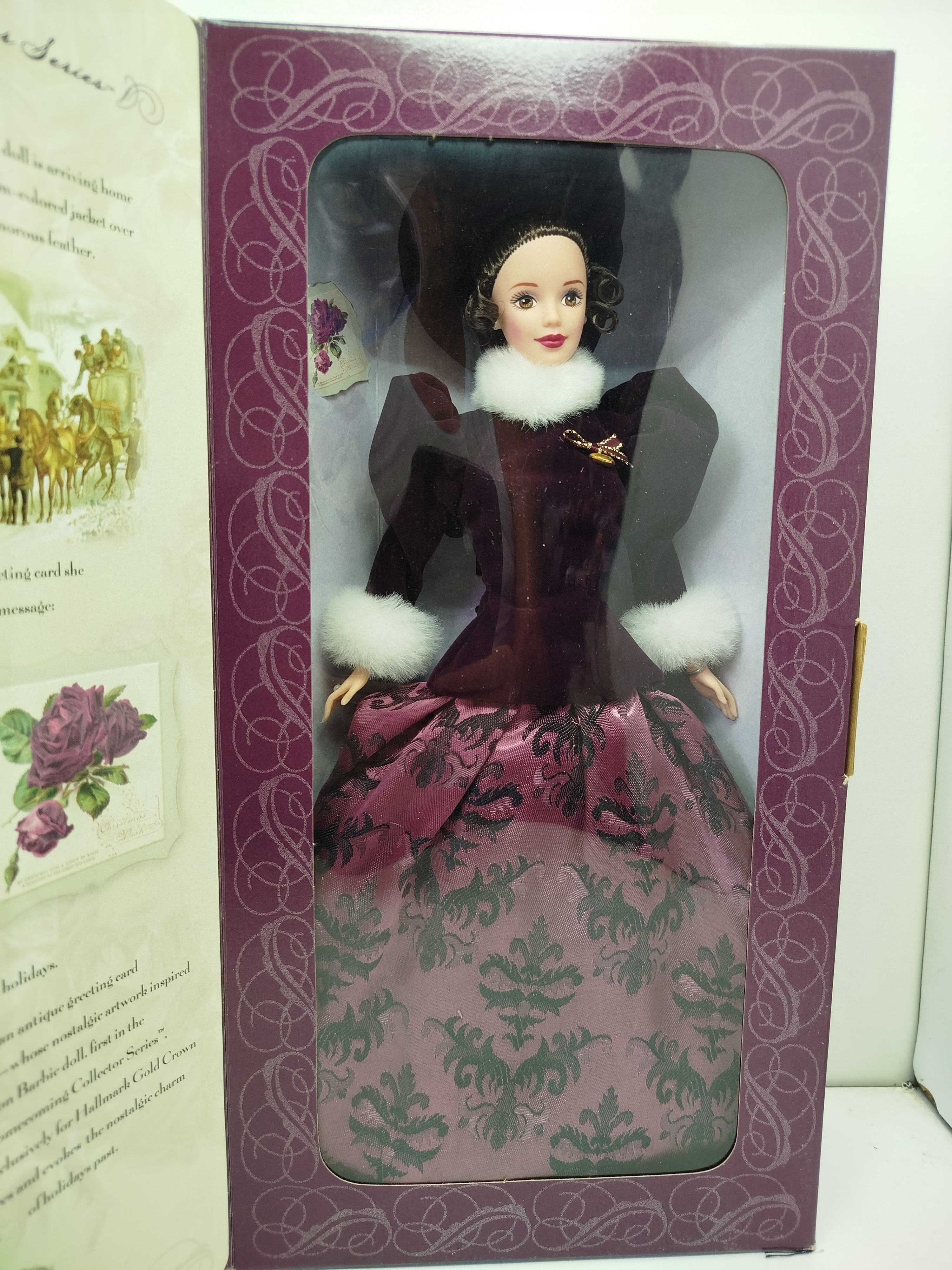 Barbie Holiday Traditions Special Edition Hallmark (Modelo 17094), lanzada al mercado por Mattel en 1996 como la primera entrega de la nostálgica colección "Holiday Homecoming Collector Series".