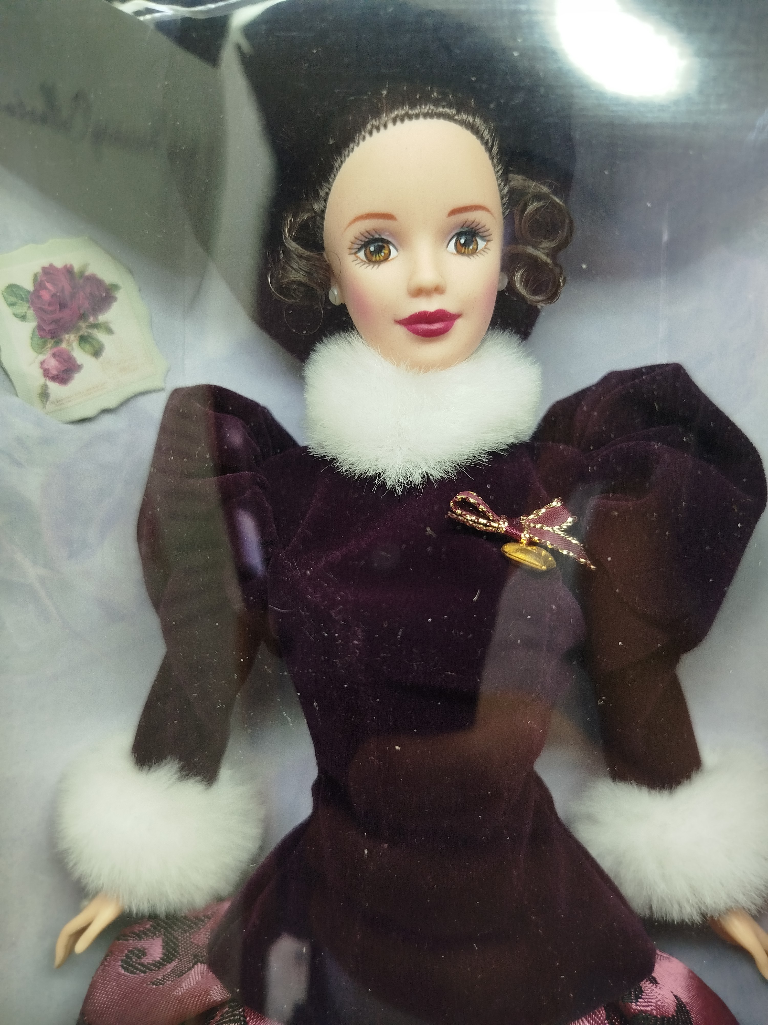Barbie Holiday Traditions Special Edition Hallmark (Modelo 17094), lanzada al mercado por Mattel en 1996 como la primera entrega de la nostálgica colección "Holiday Homecoming Collector Series".