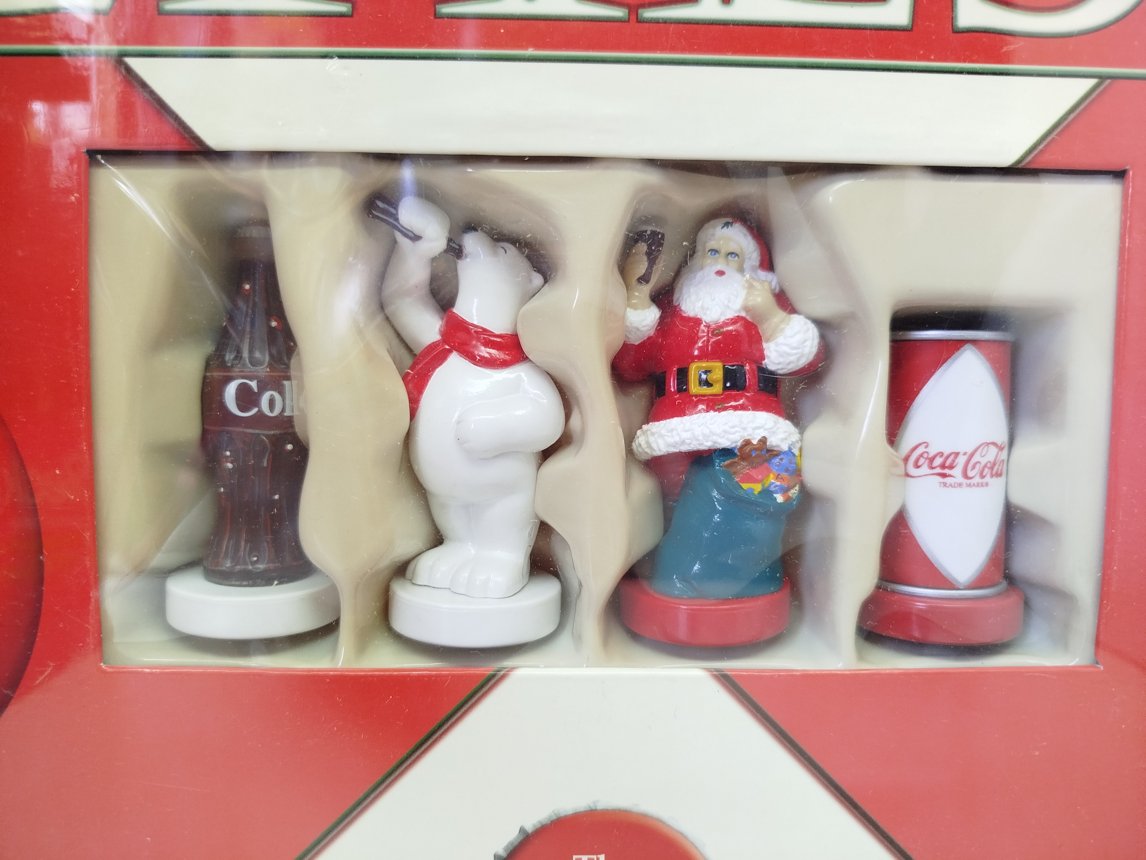  Ajedrez Coca-Cola Collector's Edition, producido por la marca USAopoly originalmente alrededor del año 2002. En su caja original sin destapar